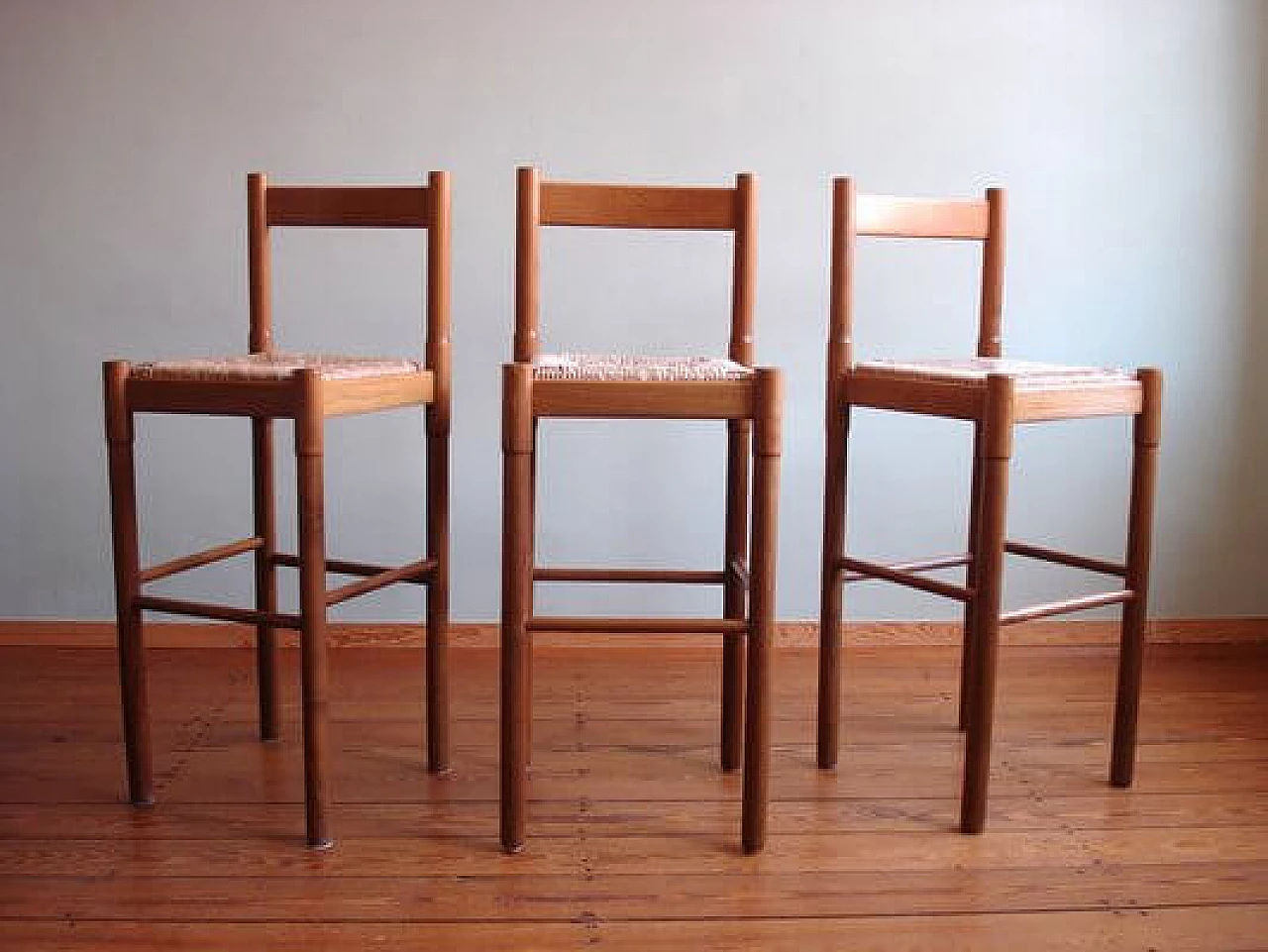 3 Stools in wood and rush attributable to Vico Magistretti, 1960s 2