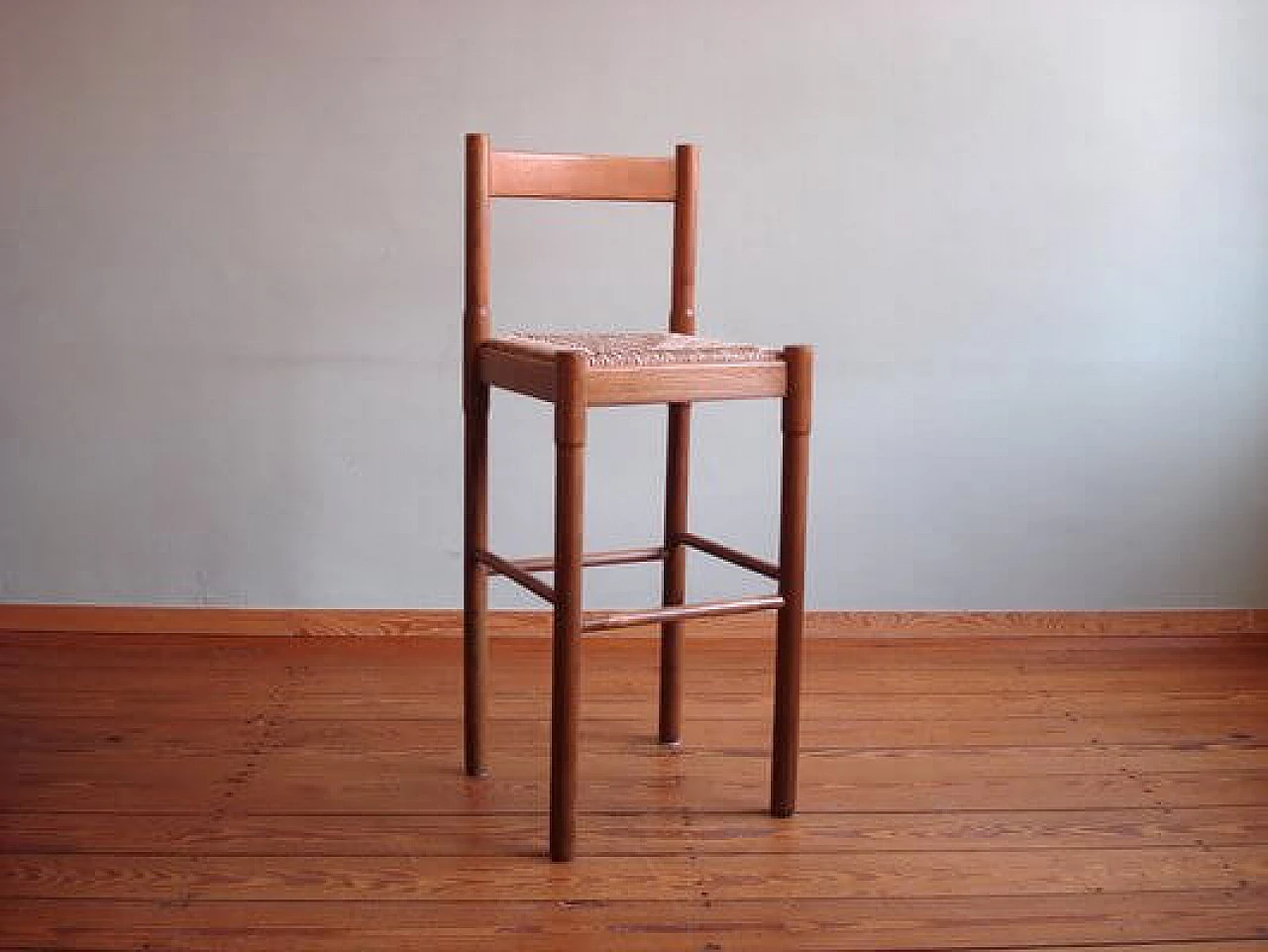 3 Stools in wood and rush attributable to Vico Magistretti, 1960s 4