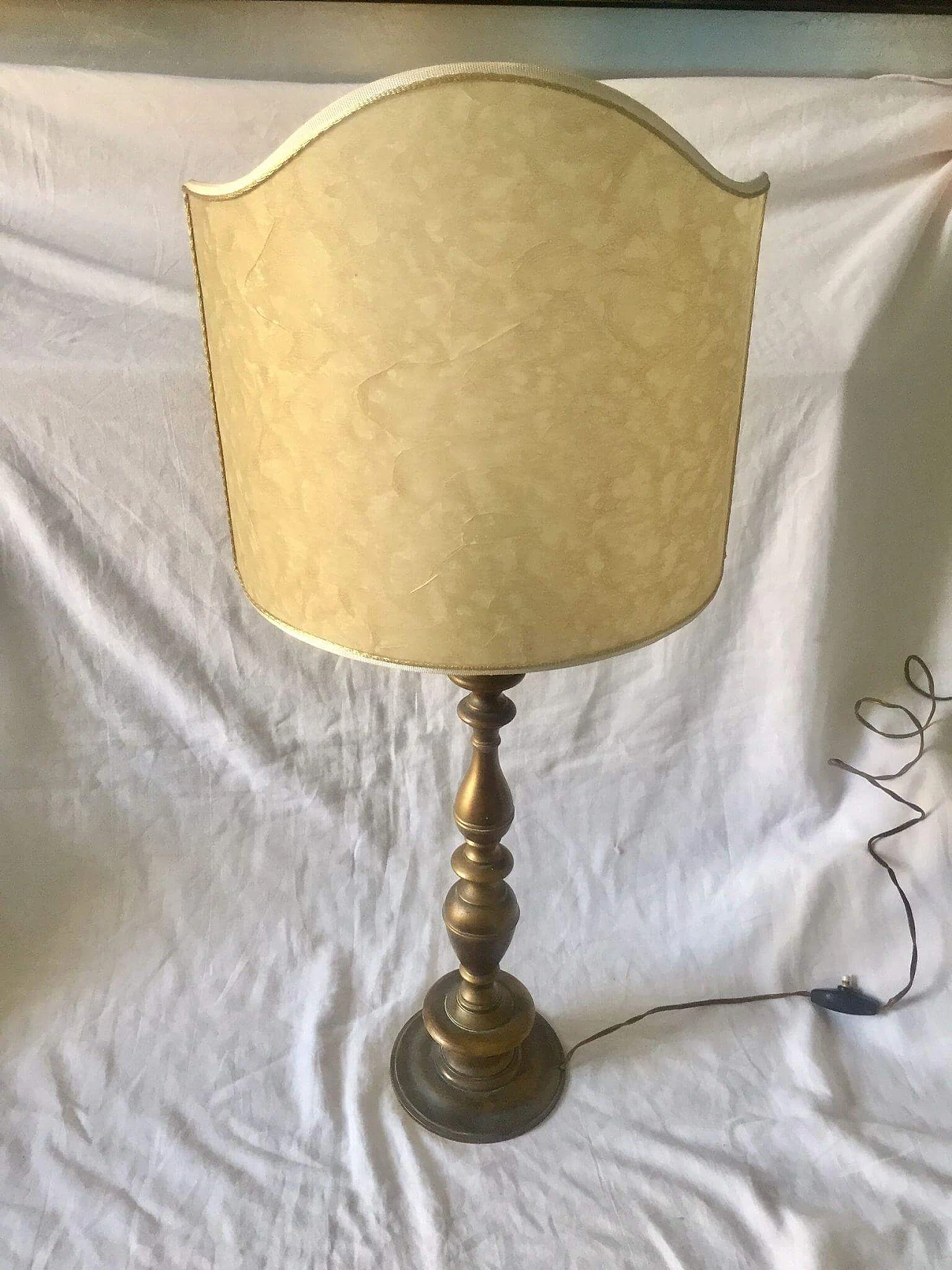 Brass table lamp with half lampshade, 1950s 3