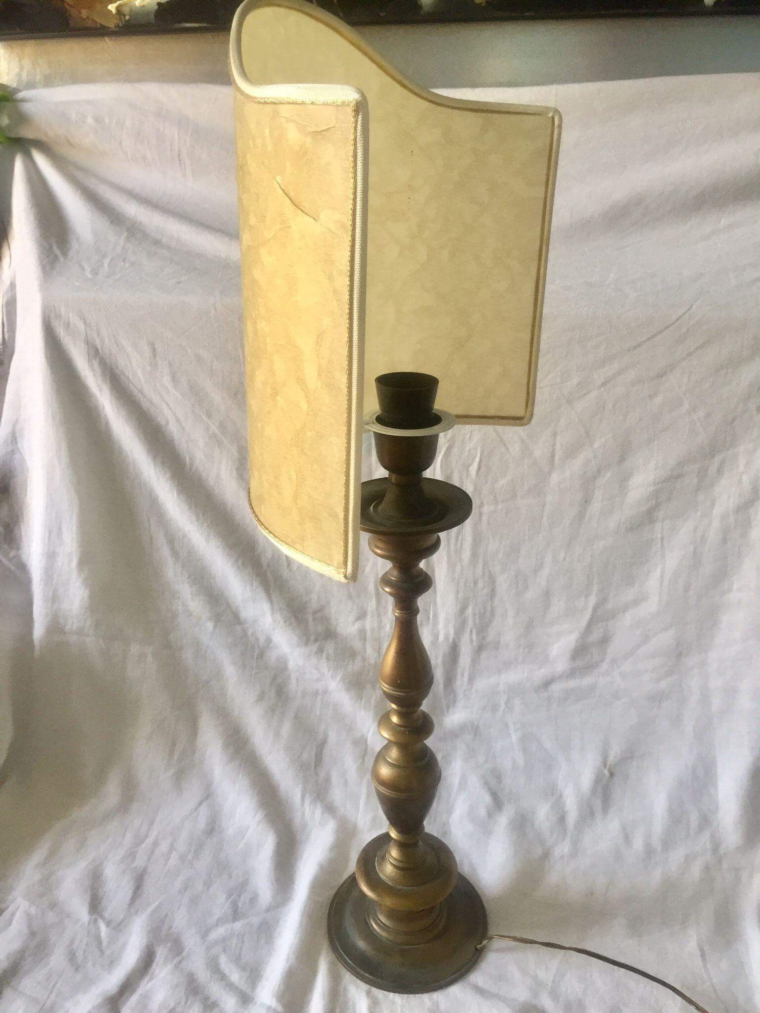 Lampada da tavolo in ottone e paralume in ottone plissettao vintage retrò –  h 58 cm