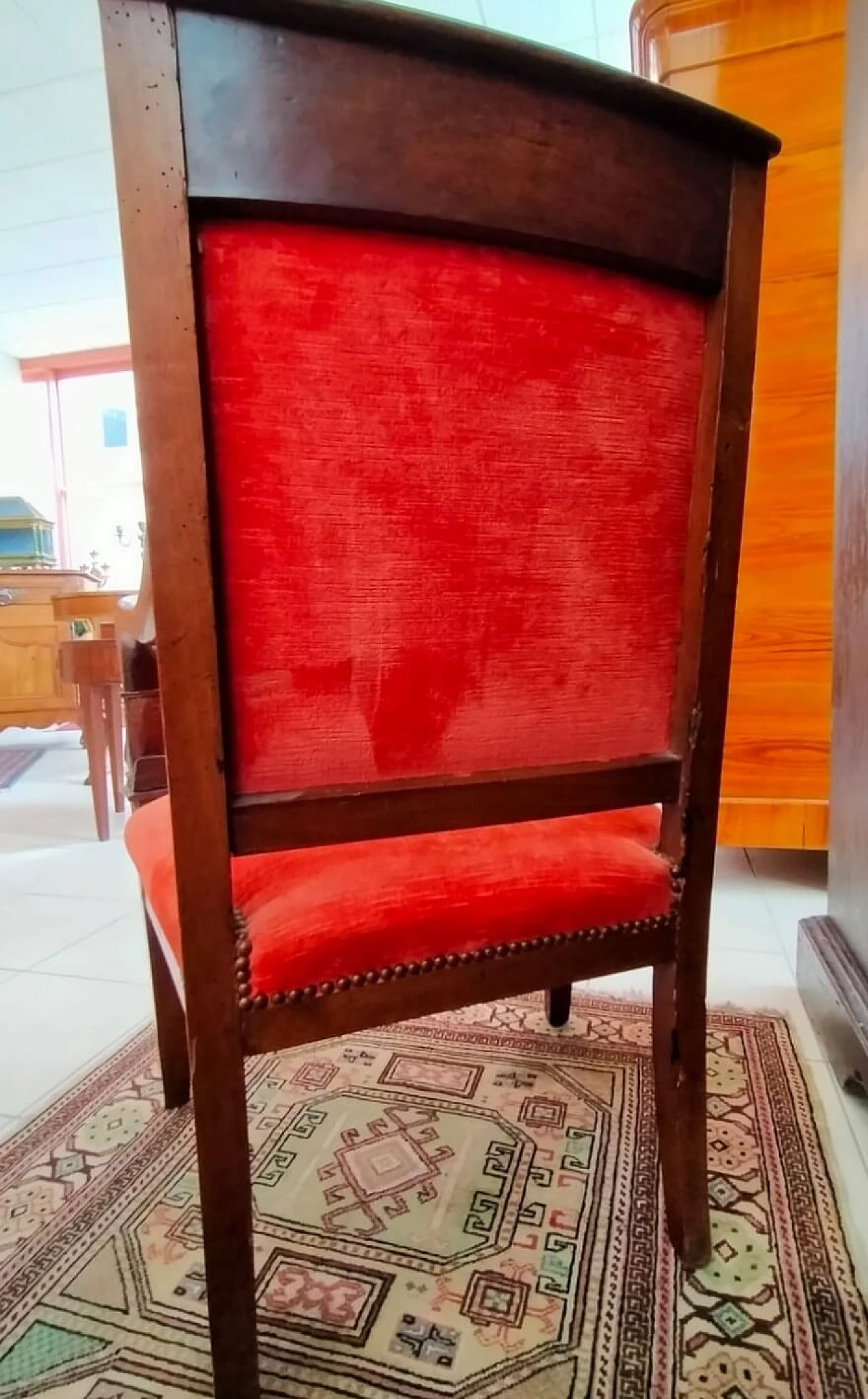 Pair of carved walnut armchairs, 19th century 3