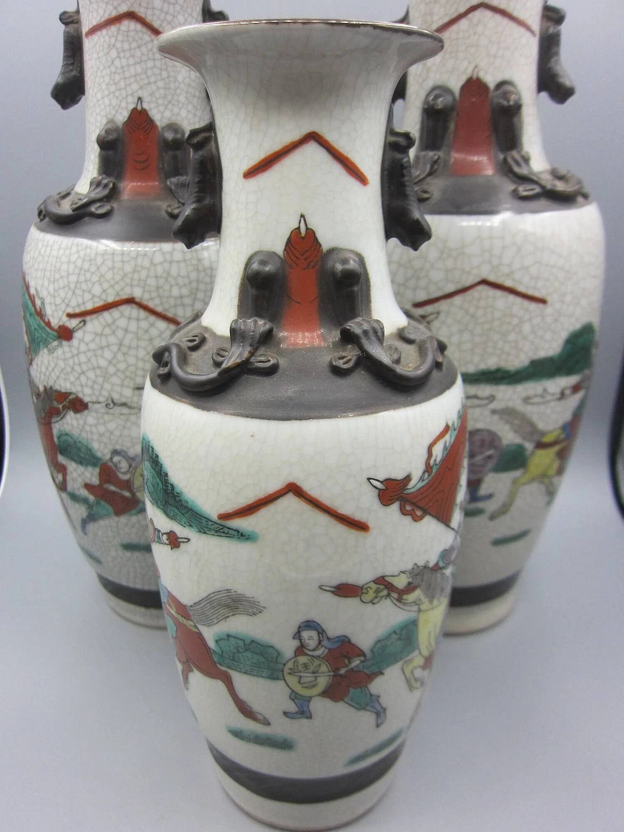 3 Chinese vases and pair of pots in painted terracotta, 1940s 9