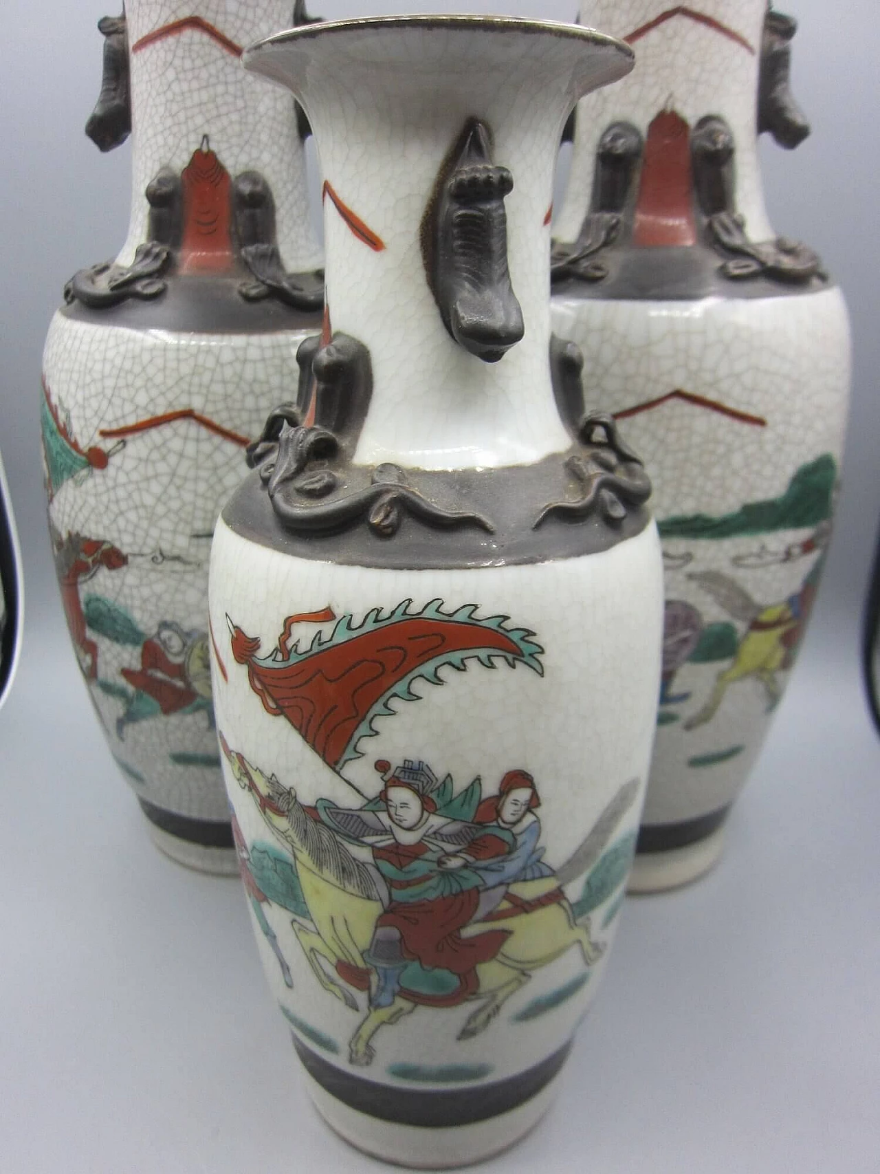 3 Chinese vases and pair of pots in painted terracotta, 1940s 10