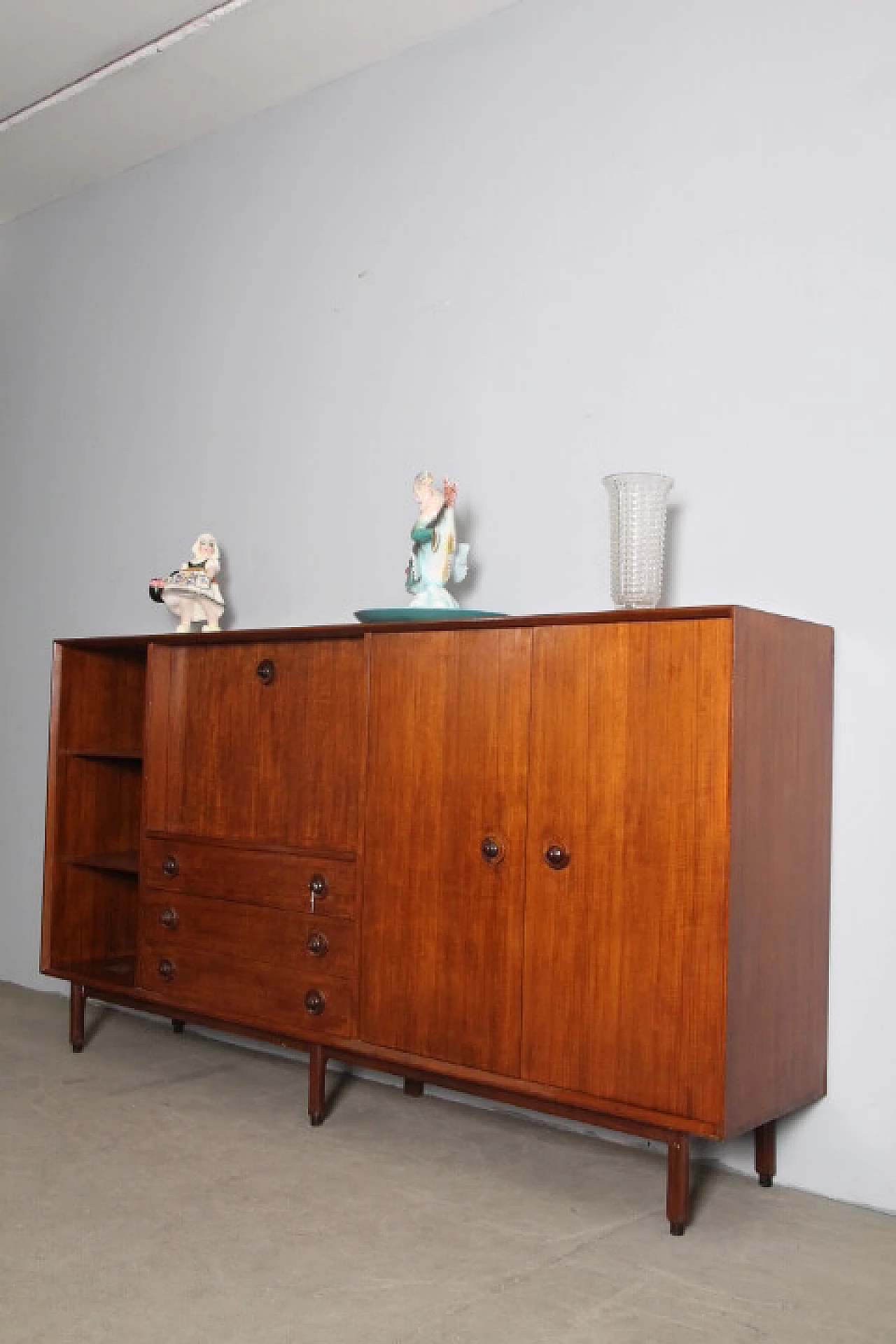 Credenza in teak con vano a giorno, ribalta, cassetti e ante, anni '60 5