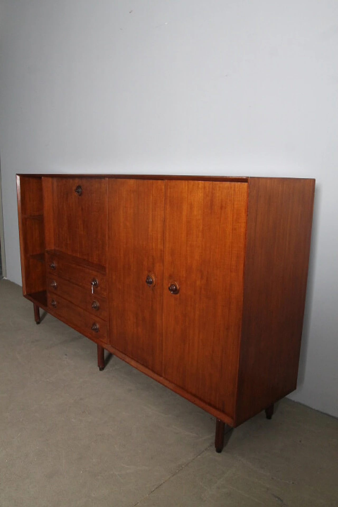 Credenza in teak con vano a giorno, ribalta, cassetti e ante, anni '60 9