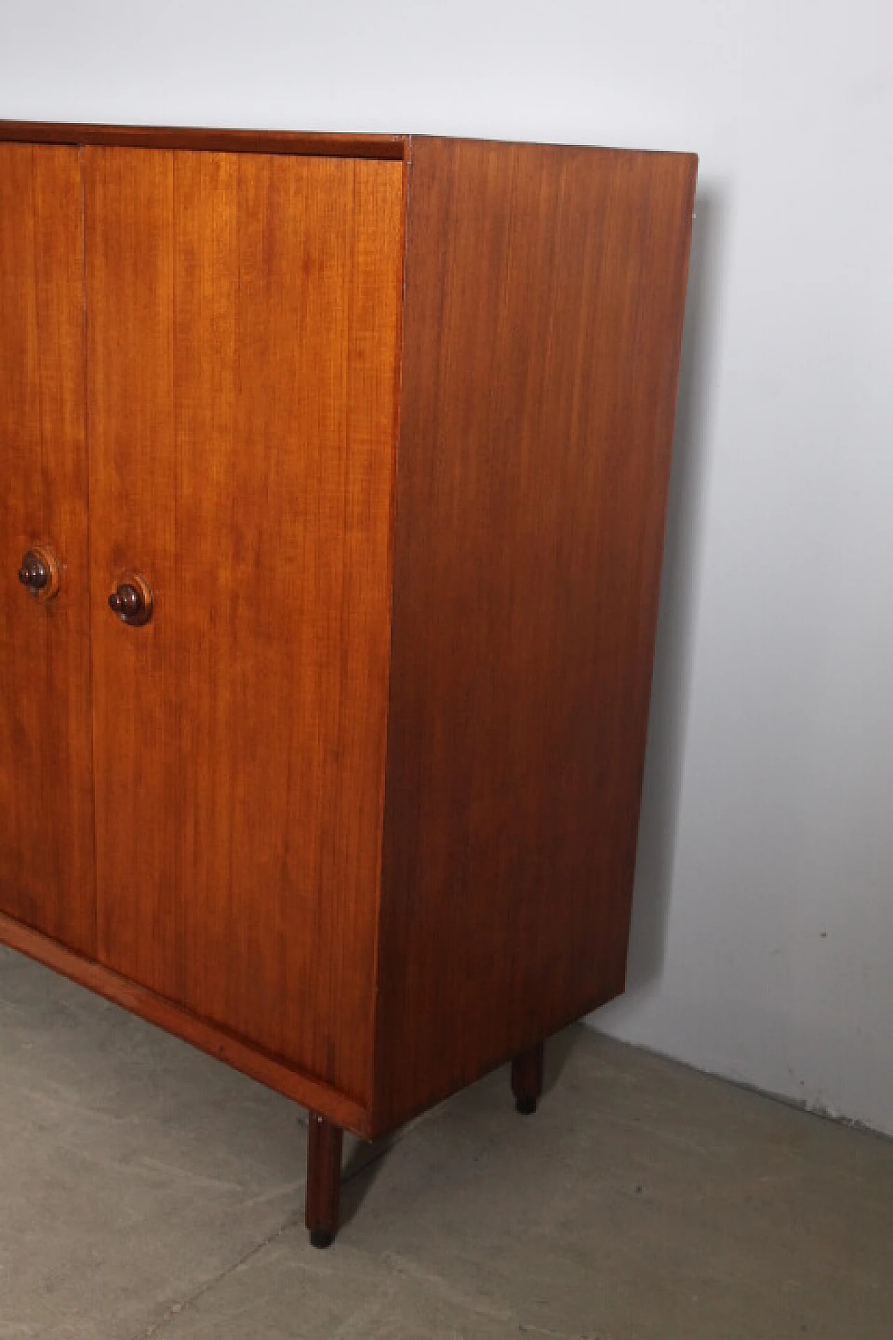 Credenza in teak con vano a giorno, ribalta, cassetti e ante, anni '60 10