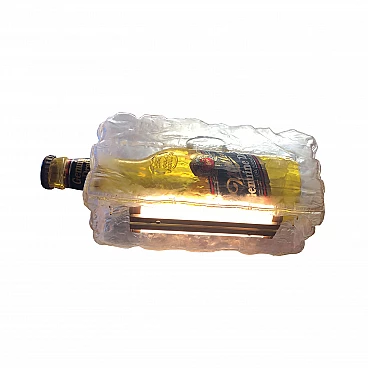 Lampadario a forma di bottiglia di birra incastonata in un cubo di ghiaccio, anni '90