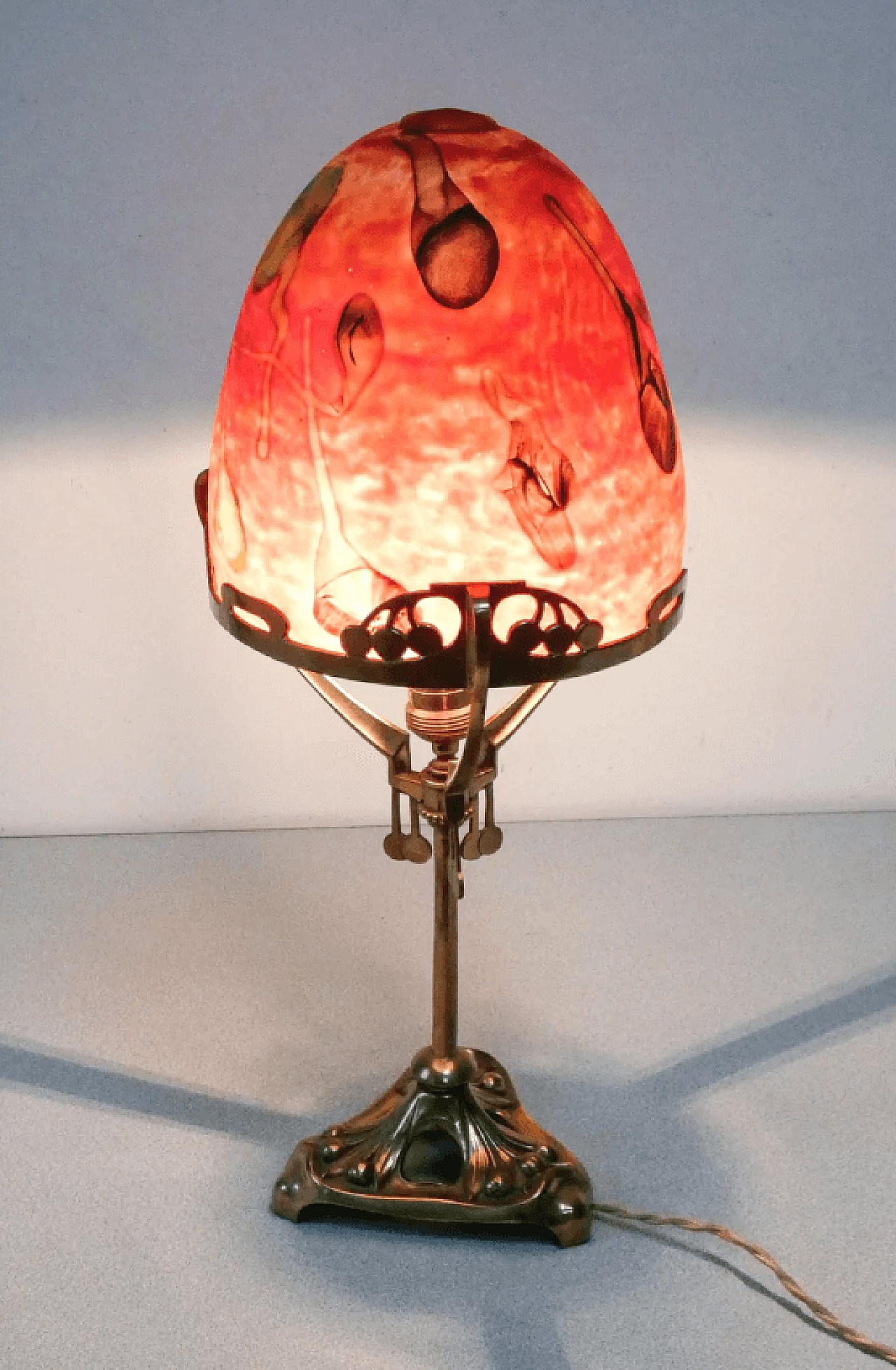 Lampada da tavolo in vetro soffiato e ottone, anni '40 2