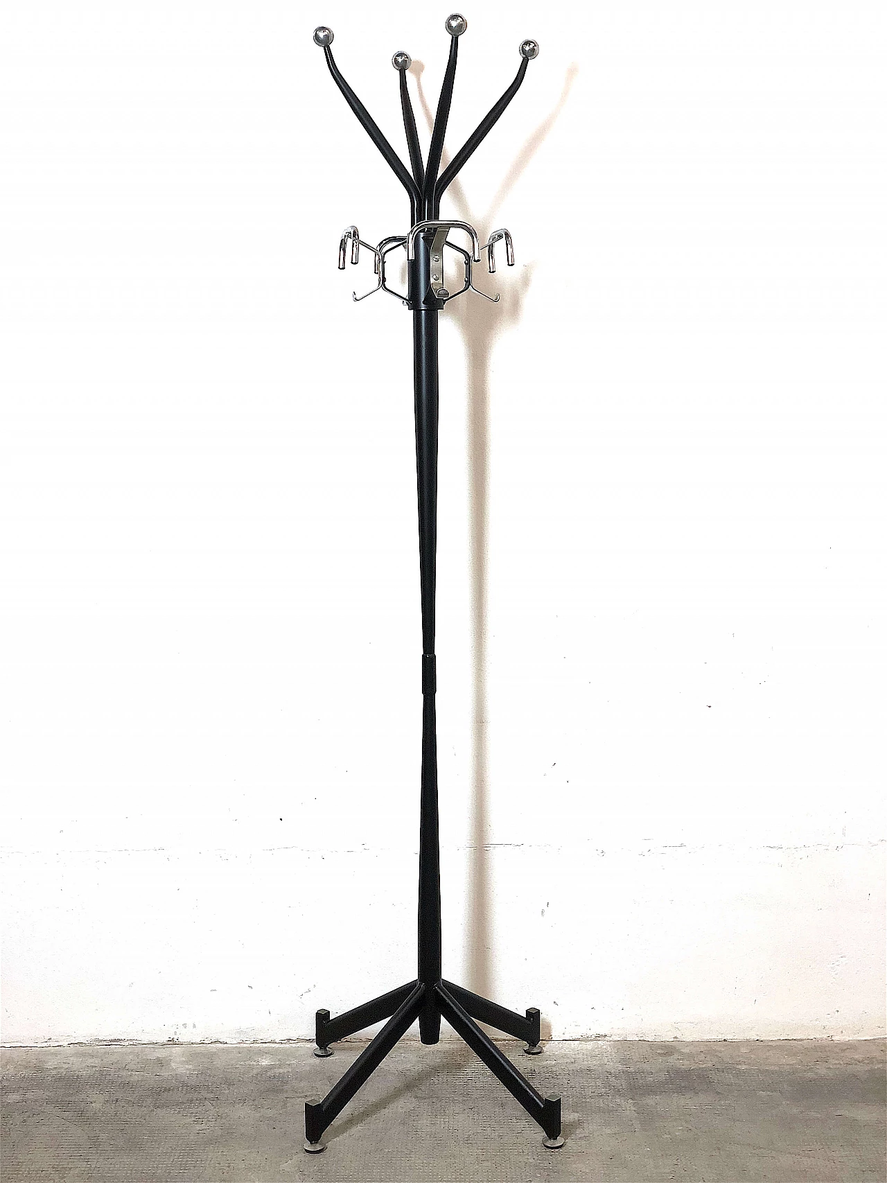 Space Age tubular frame coat stand, 1970s 8