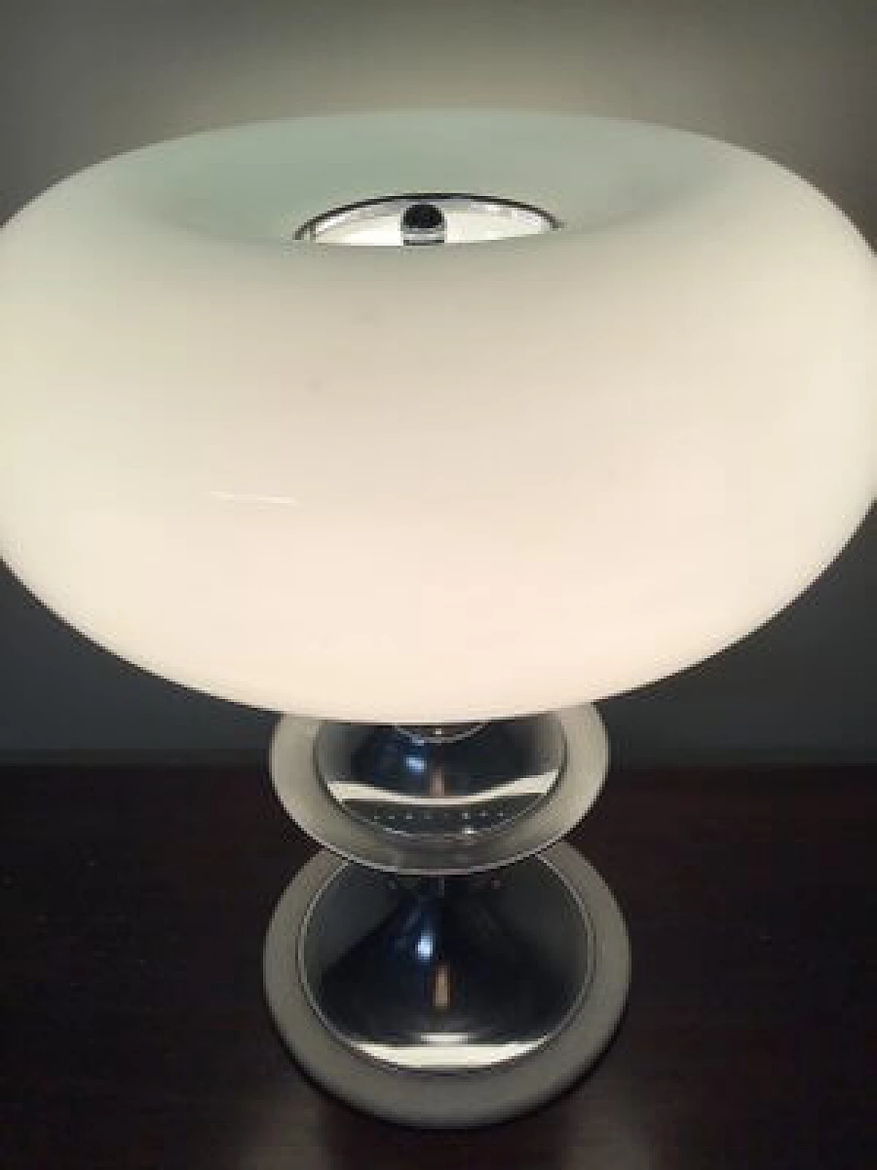 Lampada da tavolo in vetro opalino, anni '60 5