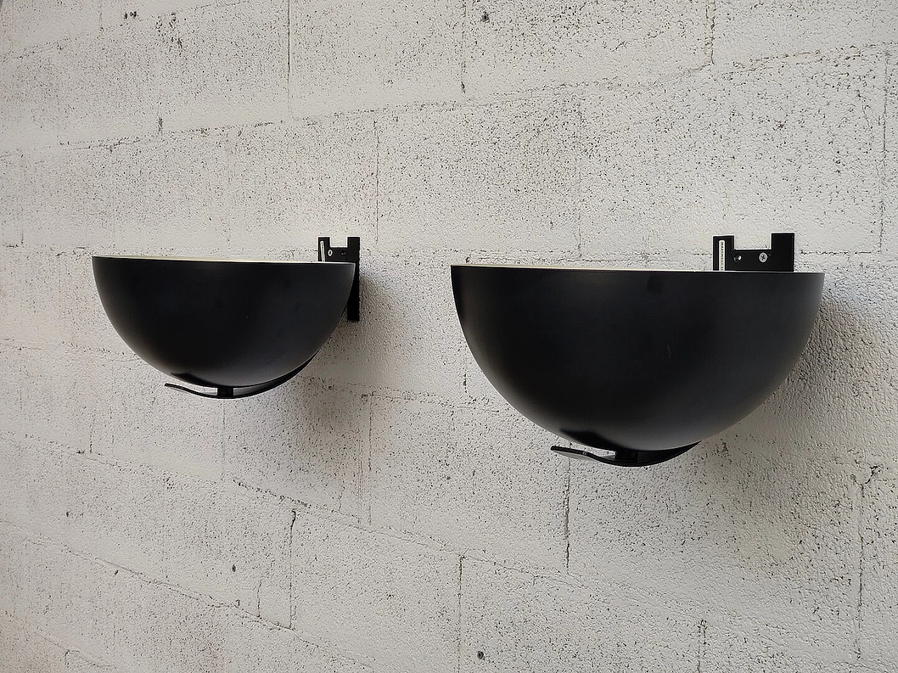 Pair of black wall sconces 1189 by Elio Martinelli for Martinelli Luce, 1970s 2