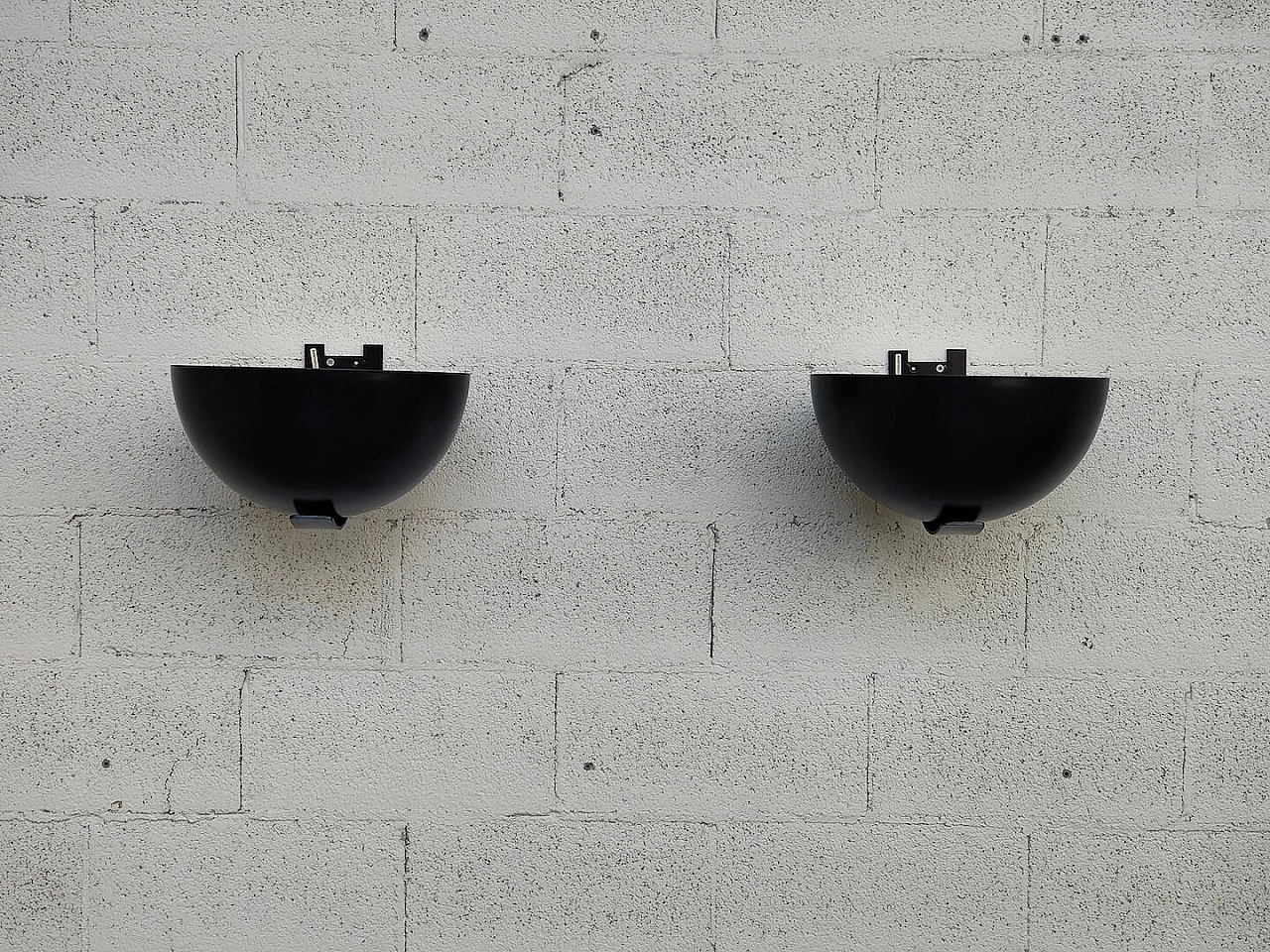 Pair of black wall sconces 1189 by Elio Martinelli for Martinelli Luce, 1970s 5