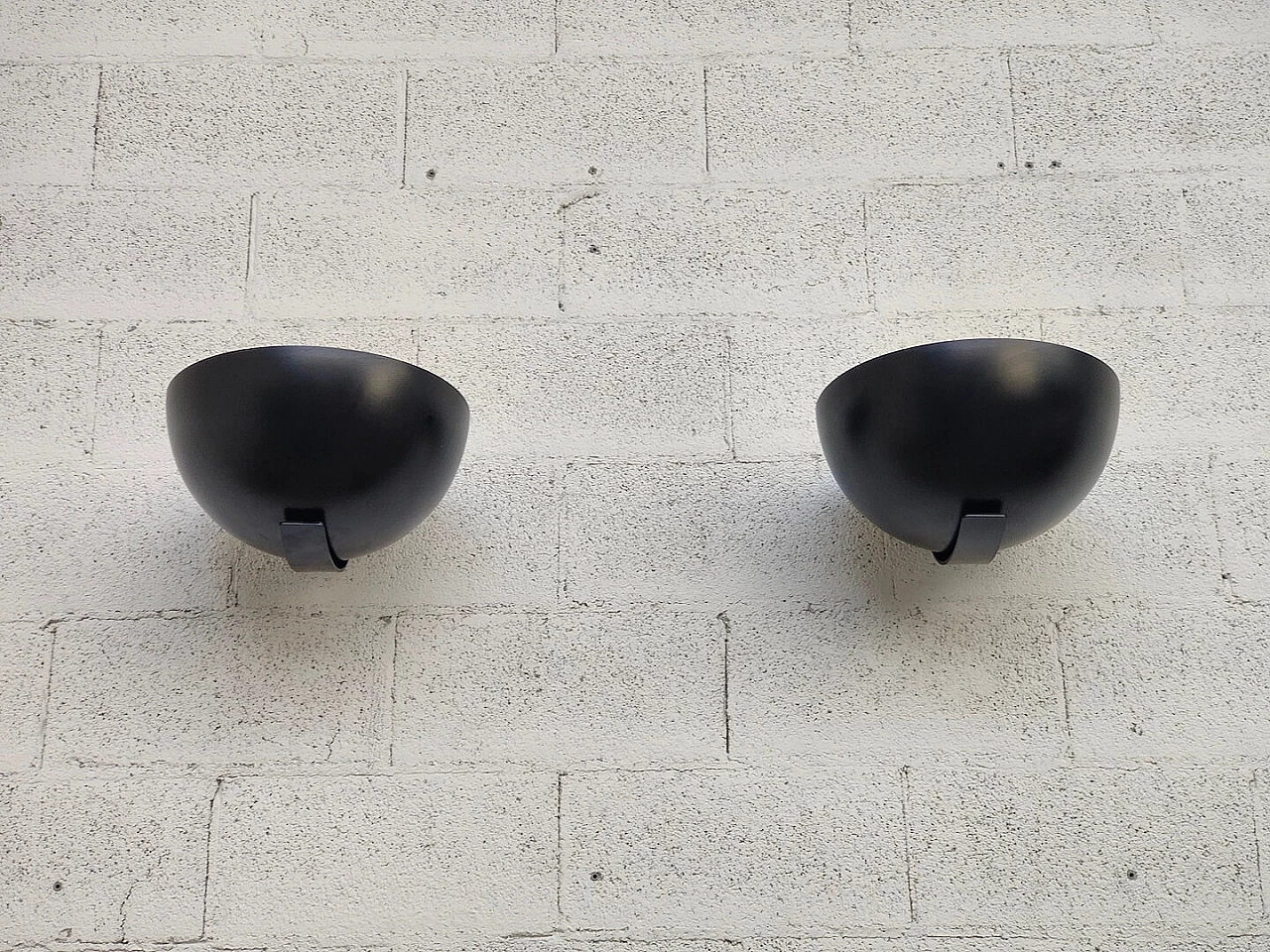 Pair of black wall sconces 1189 by Elio Martinelli for Martinelli Luce, 1970s 6