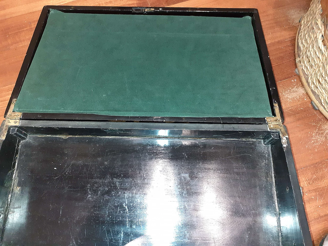 Chinese lap desk in black lacquered wood, 19th century 16