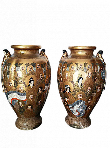 COPPIA DI GRANDI VASI IN CERAMICA DI STILE 'SATSUMA' Giappone, periodo  Meiji - Asta Arte asiatica e