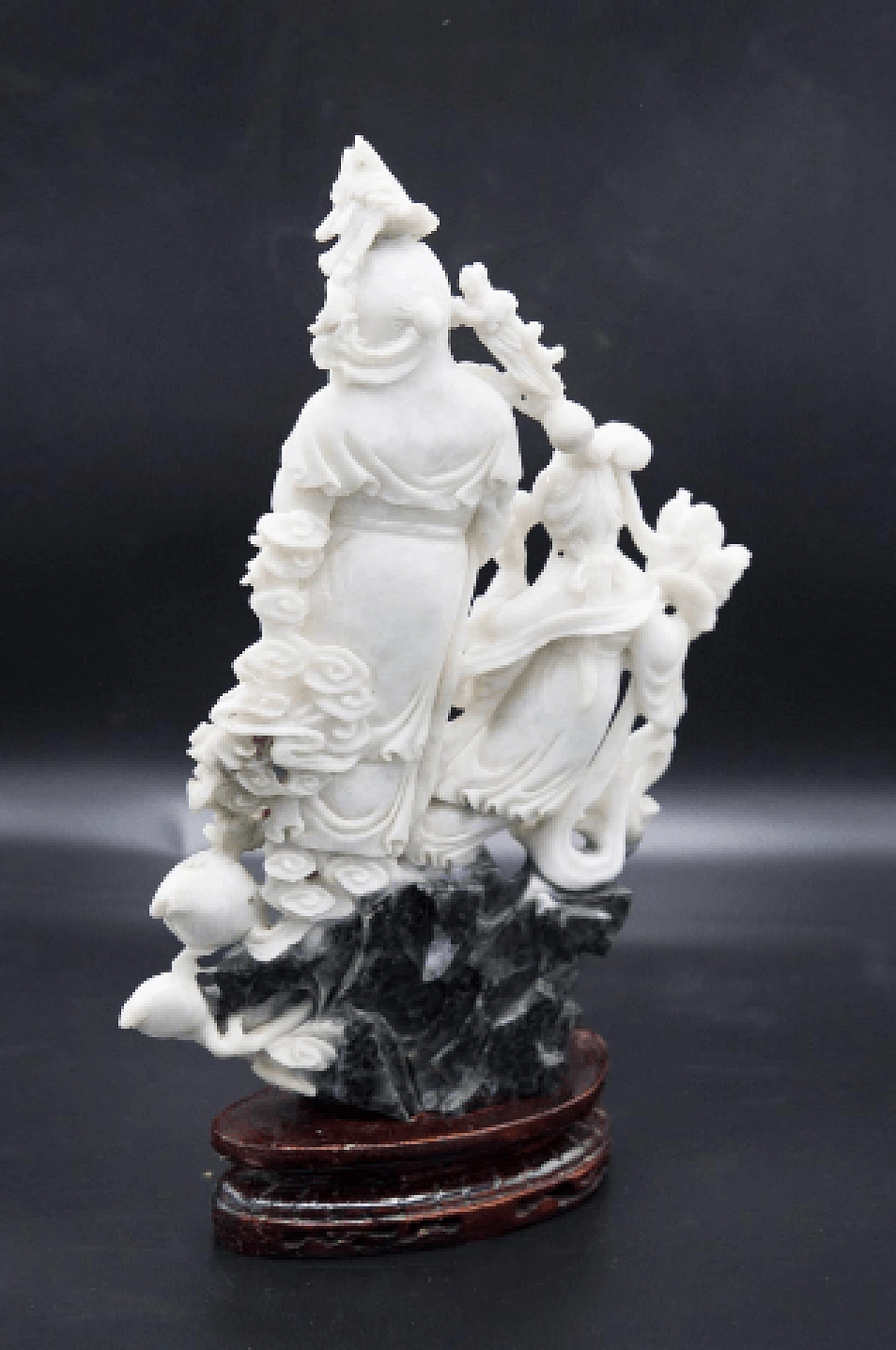 Jade sculpture of a Confucian sage and a woman, early 19th century 9