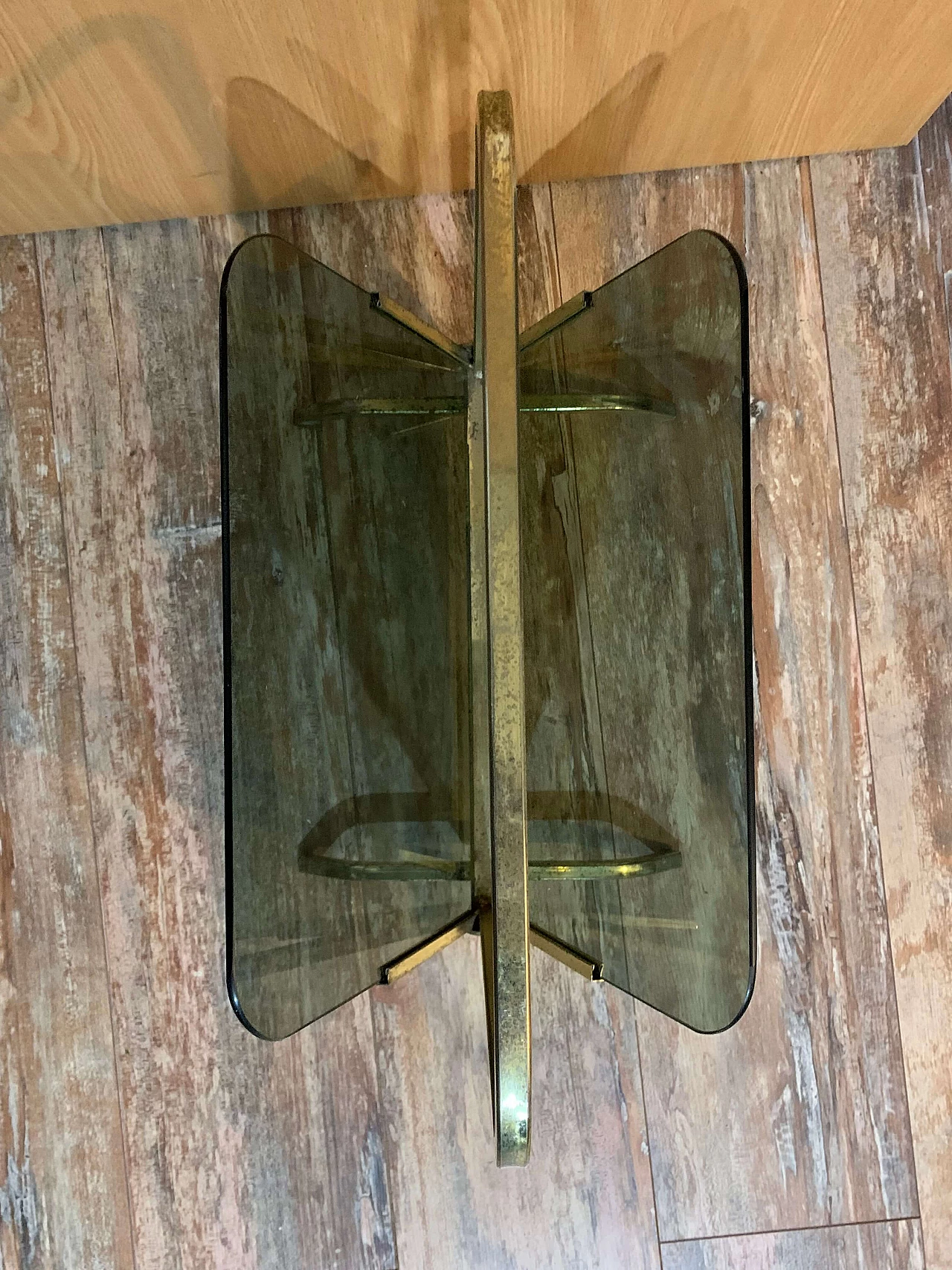 Magazine rack in brass-plated iron and smoked glass, 1970s 5