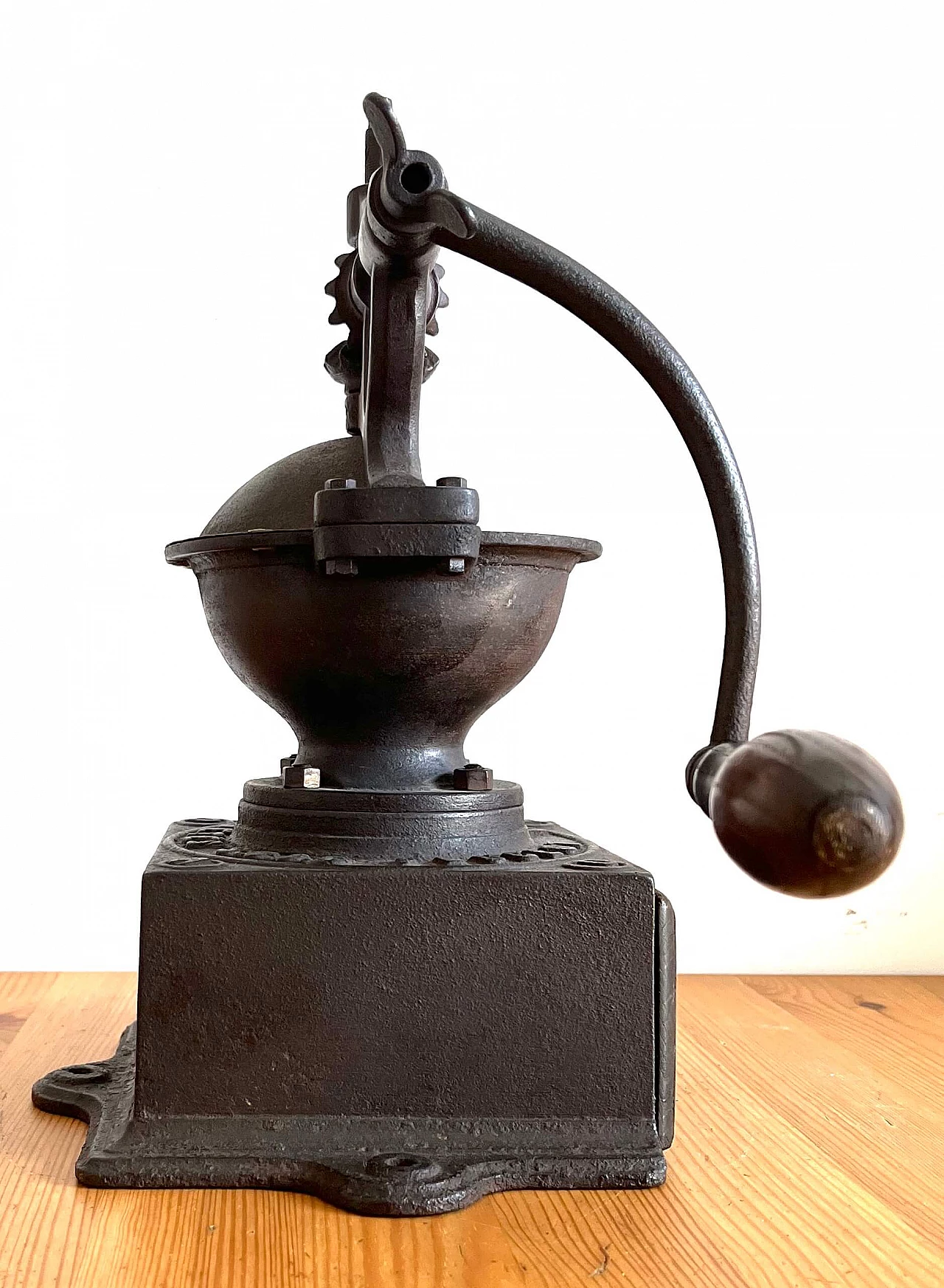 A0 coffee grinder in cast iron by Peugeot Freres, late 19th century 2