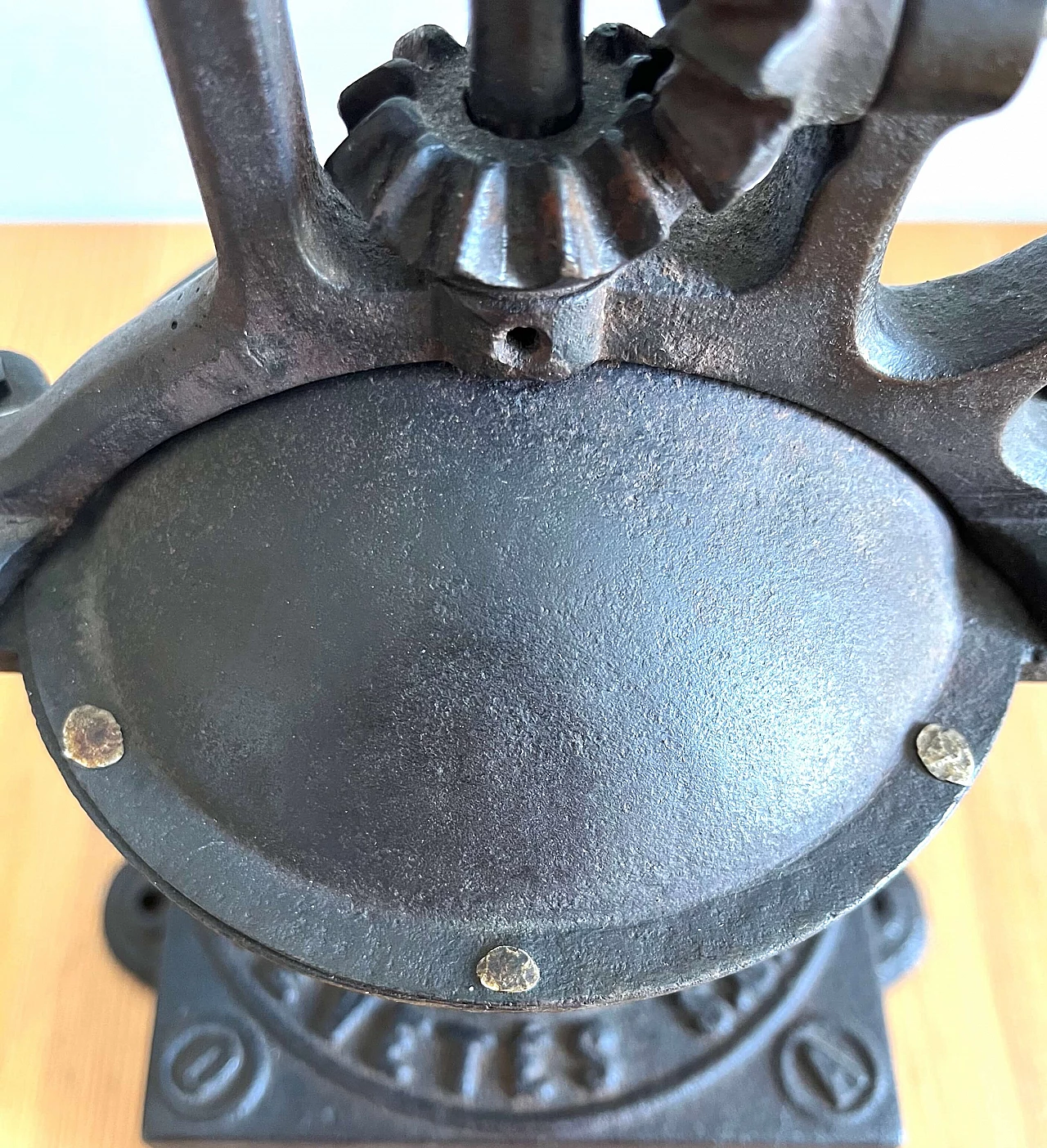 A0 coffee grinder in cast iron by Peugeot Freres, late 19th century 21