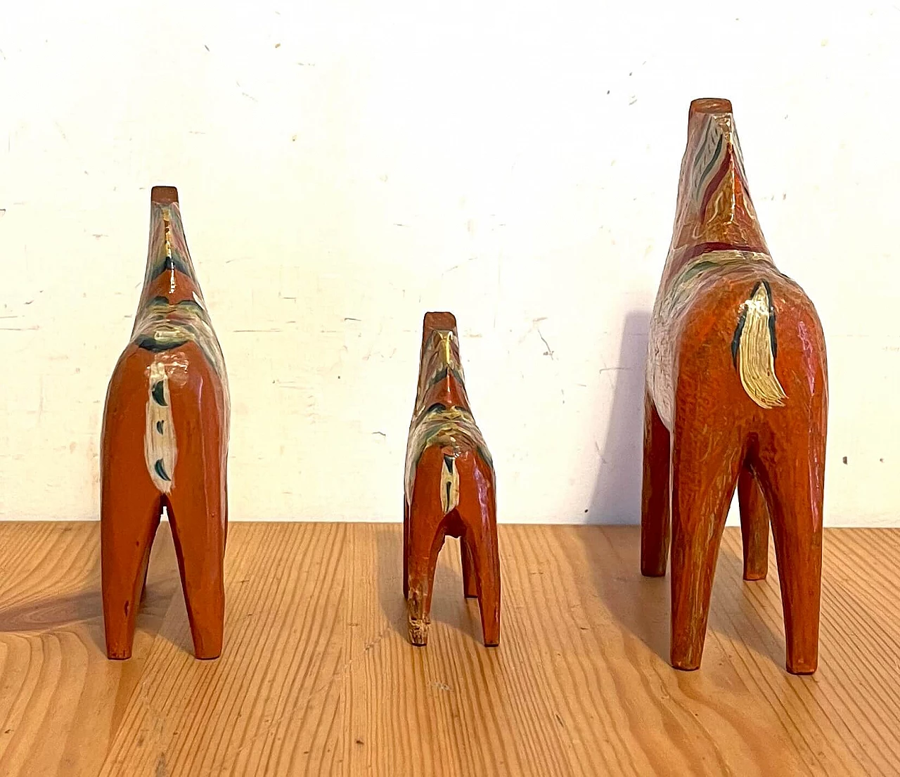 3 Dala horse figurines in wood, 1950s 4