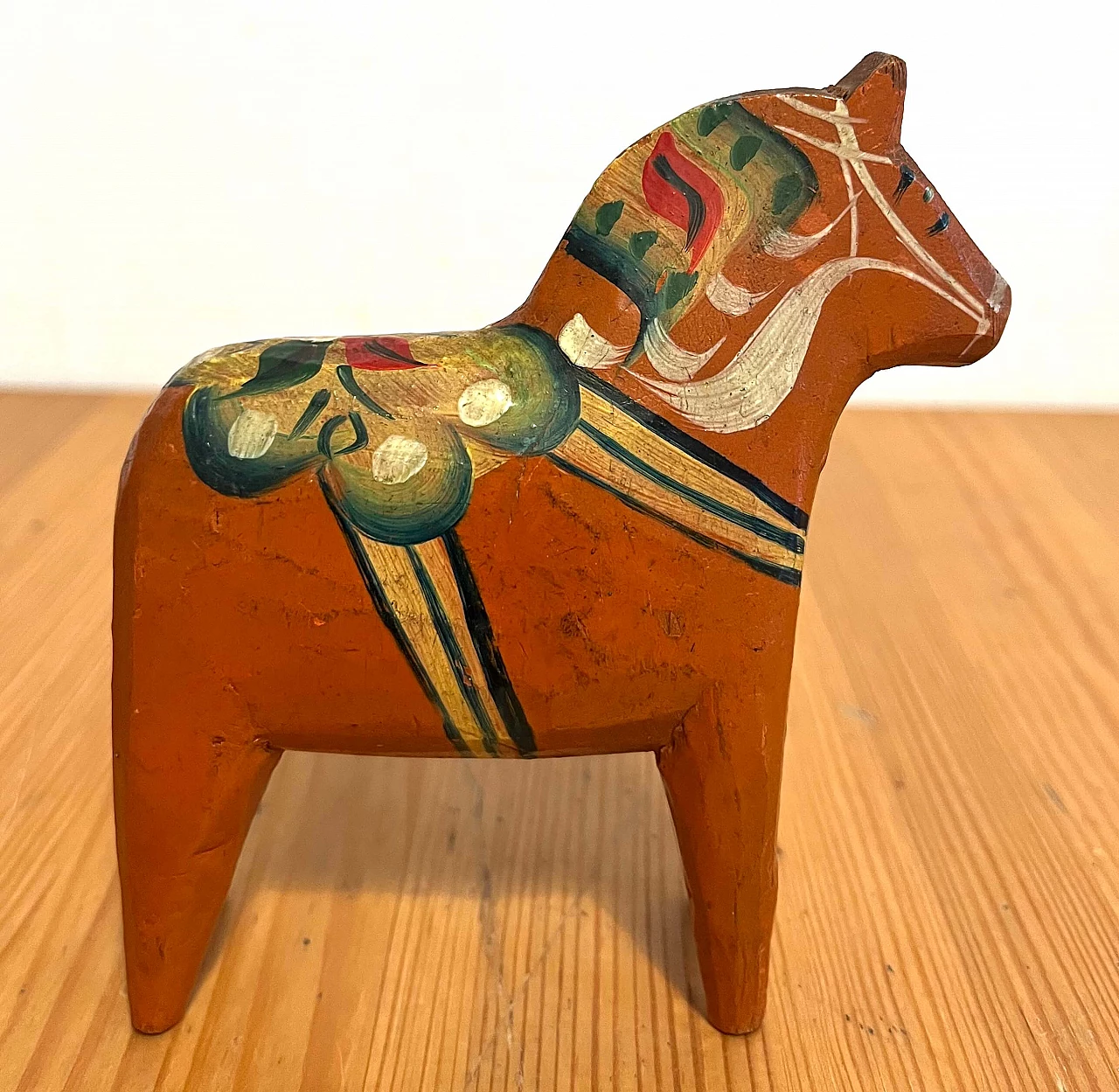 3 Dala horse figurines in wood, 1950s 10