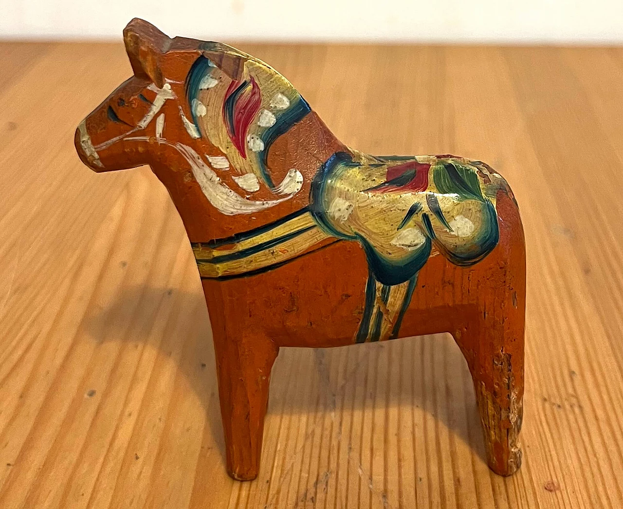 3 Dala horse figurines in wood, 1950s 13