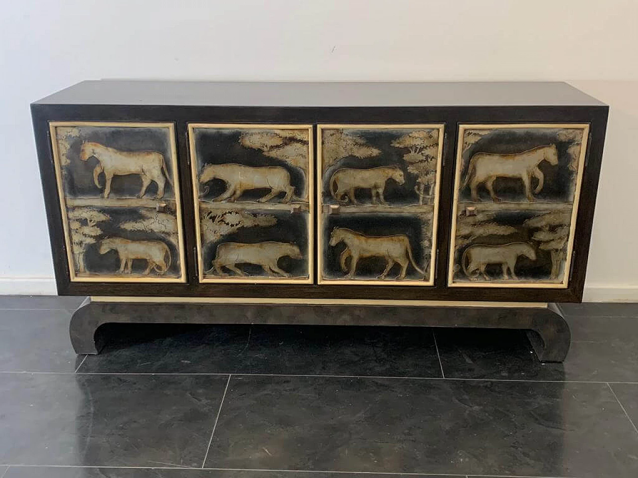 Credenza in legno laccato con pannelli decorati di Lam Lee Group, anni '90 2