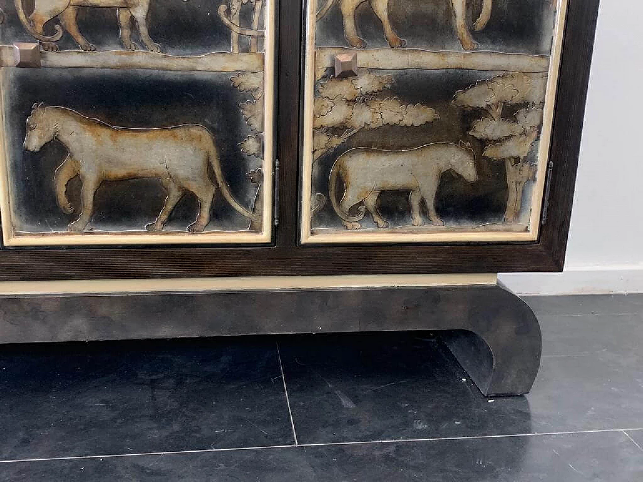 Credenza in legno laccato con pannelli decorati di Lam Lee Group, anni '90 7