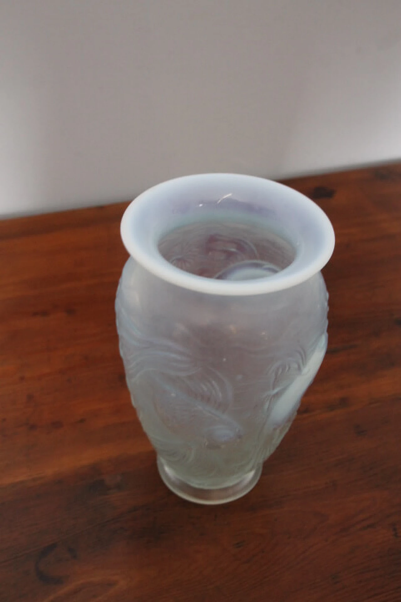 Vaso in vetro opalino iridescente, anni '30 5