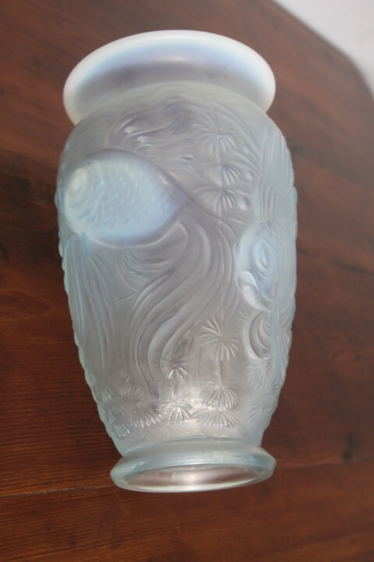 Vaso in vetro opalino iridescente, anni '30 10