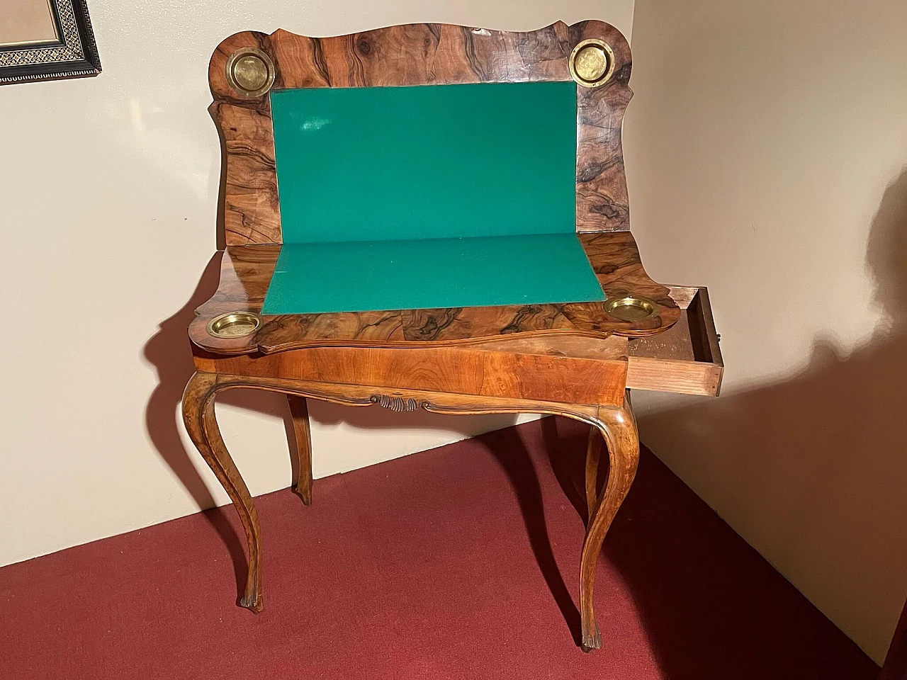 Walnut and briarwood game table, 20th century 2