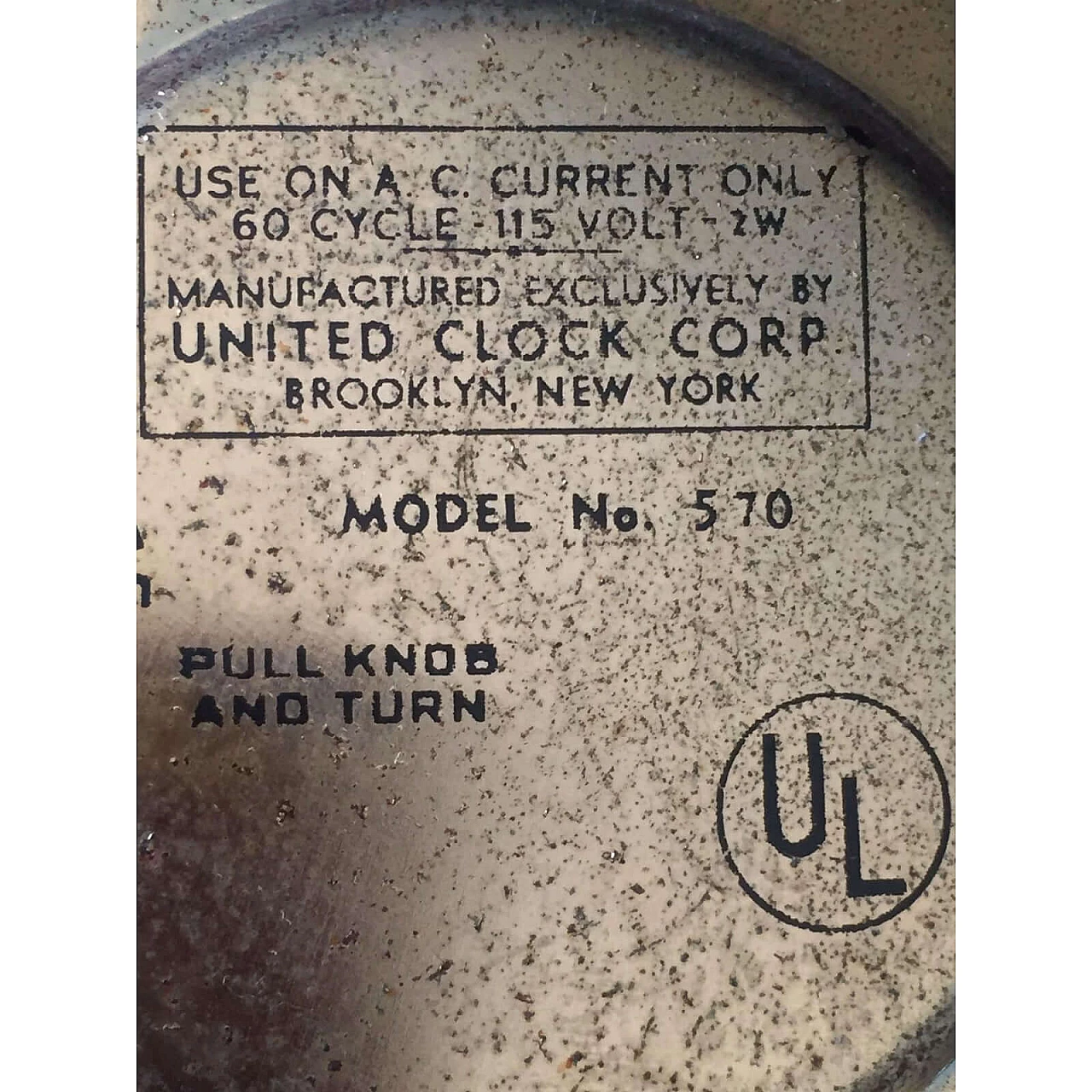 Alarm clock 570 by United Clock Corp, 1940s 5