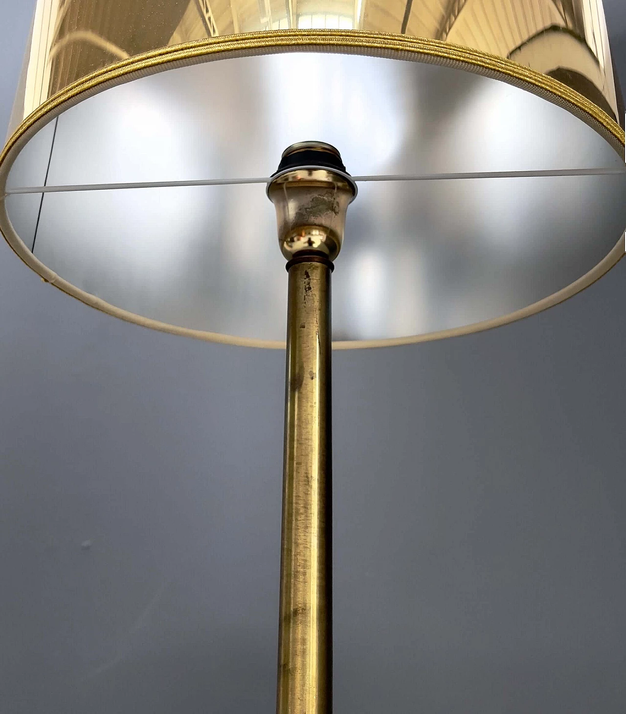 Brass table lamp with gilded shade, 1950s 3