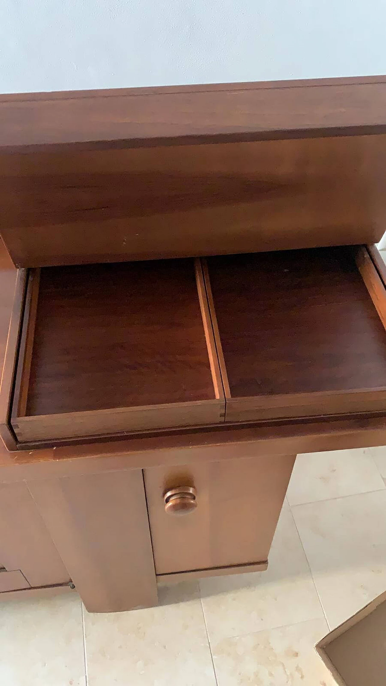 Credenza in piuma di noce impiallacciato di Silvio Coppola per Bernini, anni '70 2