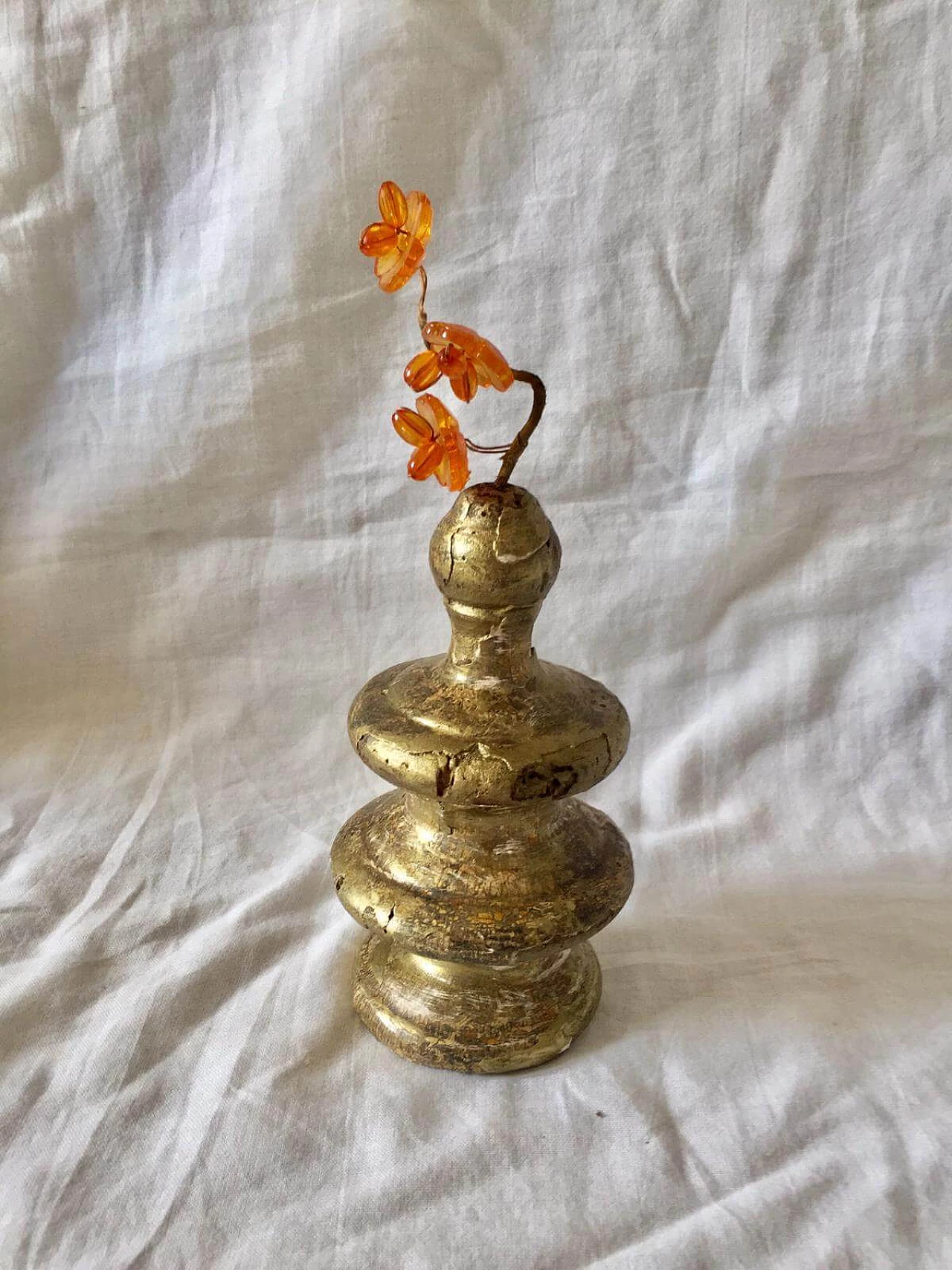 Gilded wood candle holder with resin flowers, late 19th century 1