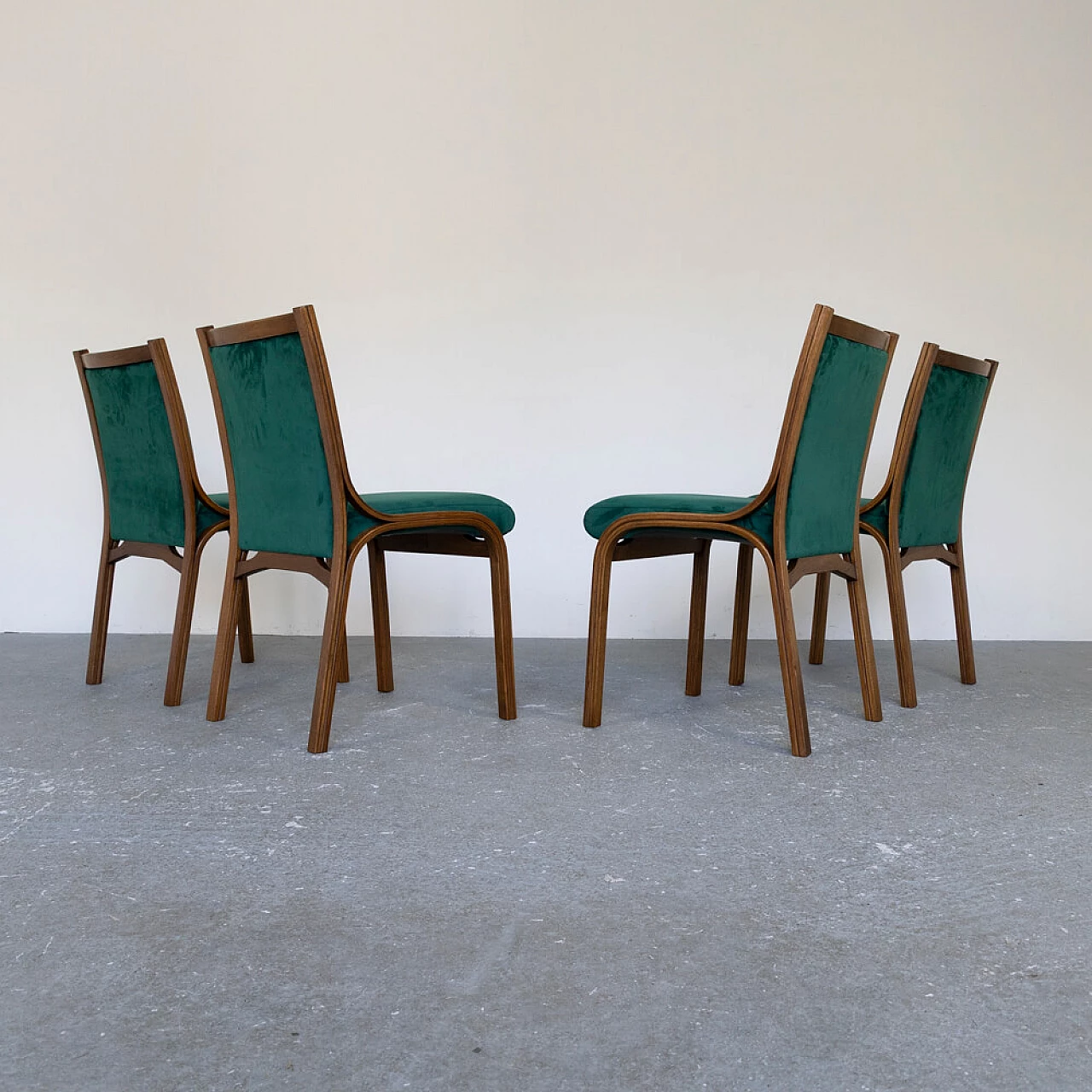 4 Cavour chairs by Gregotti, Meneghetti and Stoppino for SIM in walnut and velvet, 1960s 4