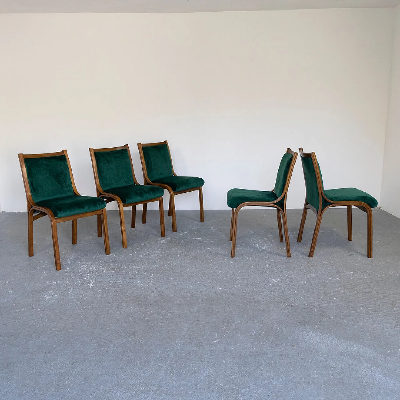 4 Cavour chairs by Gregotti, Meneghetti and Stoppino for SIM in walnut and velvet, 1960s 5