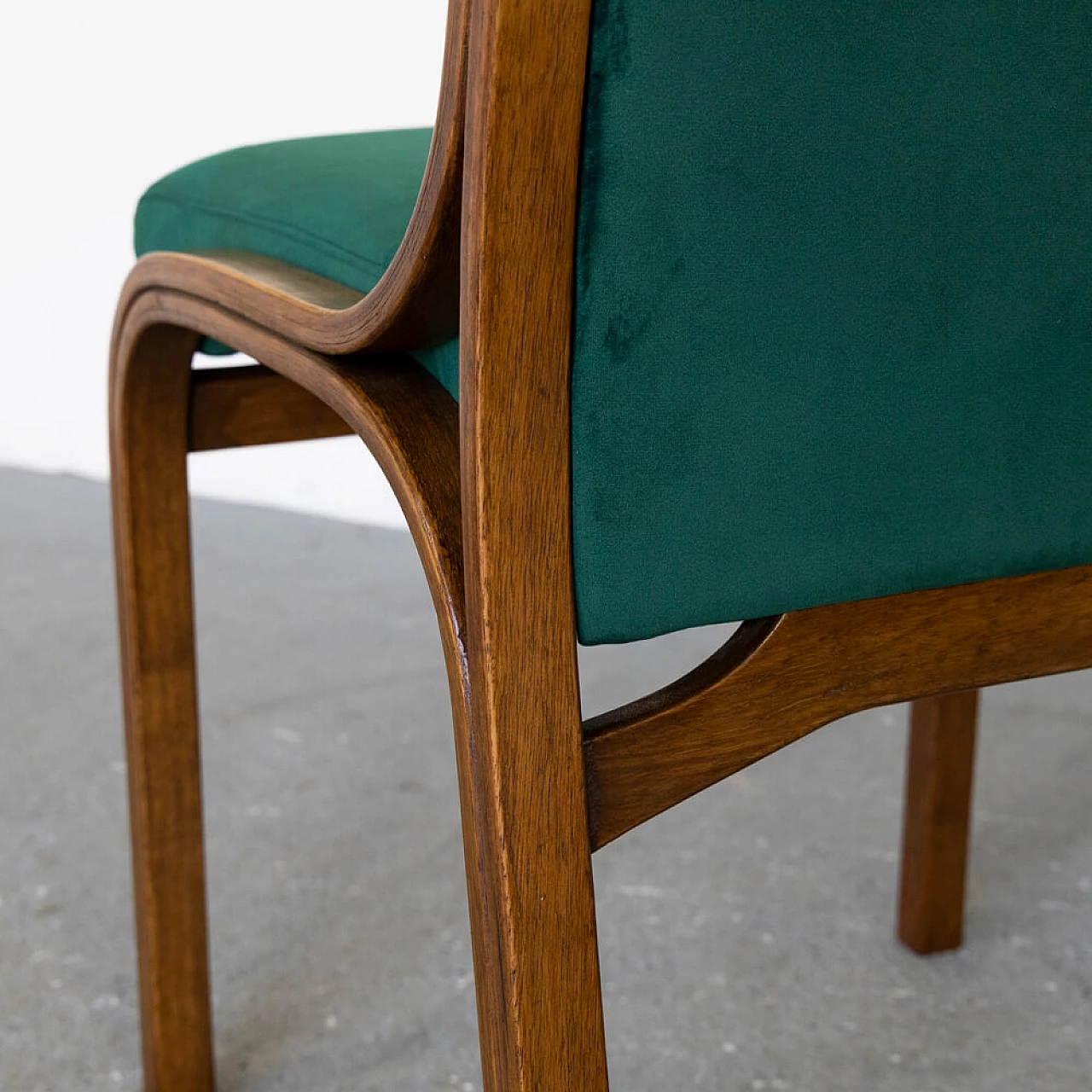 4 Cavour chairs by Gregotti, Meneghetti and Stoppino for SIM in walnut and velvet, 1960s 10