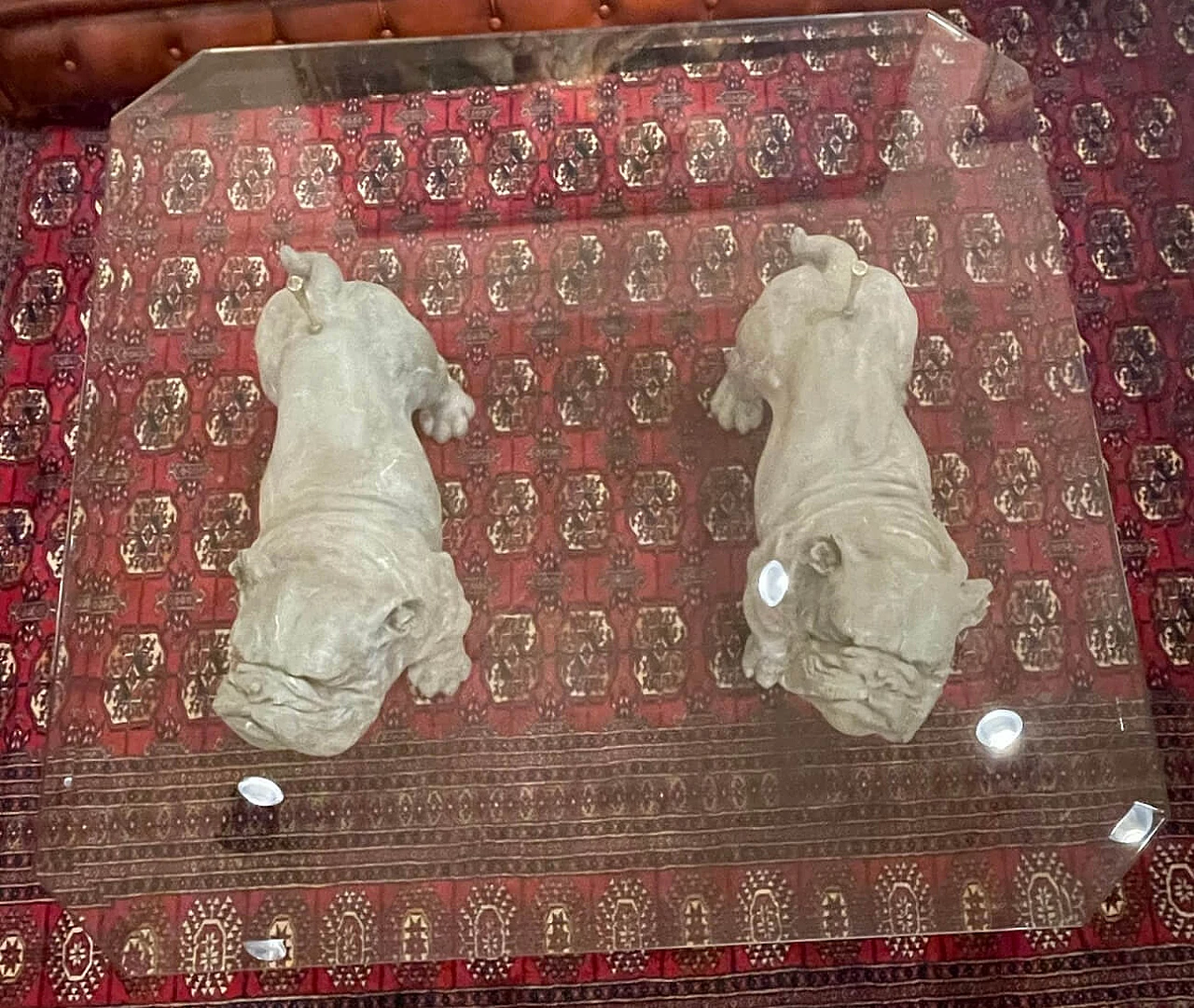 Coffee table with crystal glass top and pair of resin bulldog as base, 1990s 3