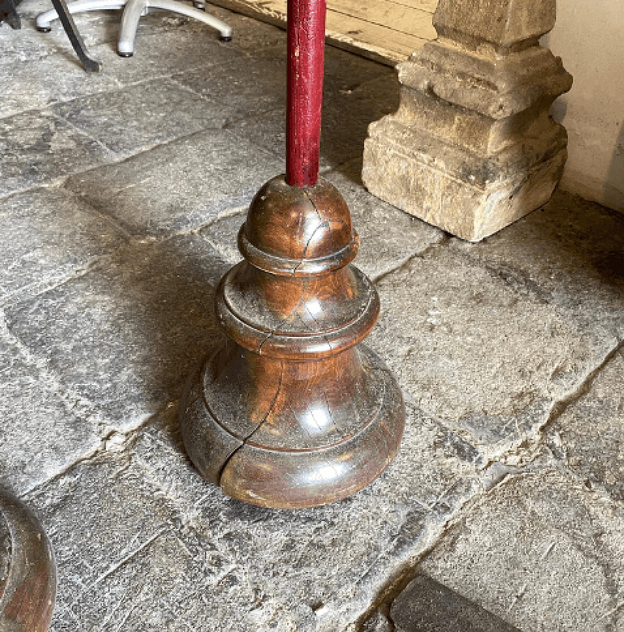 Pair of procession torches in painted wood and iron, mid-19th century 14