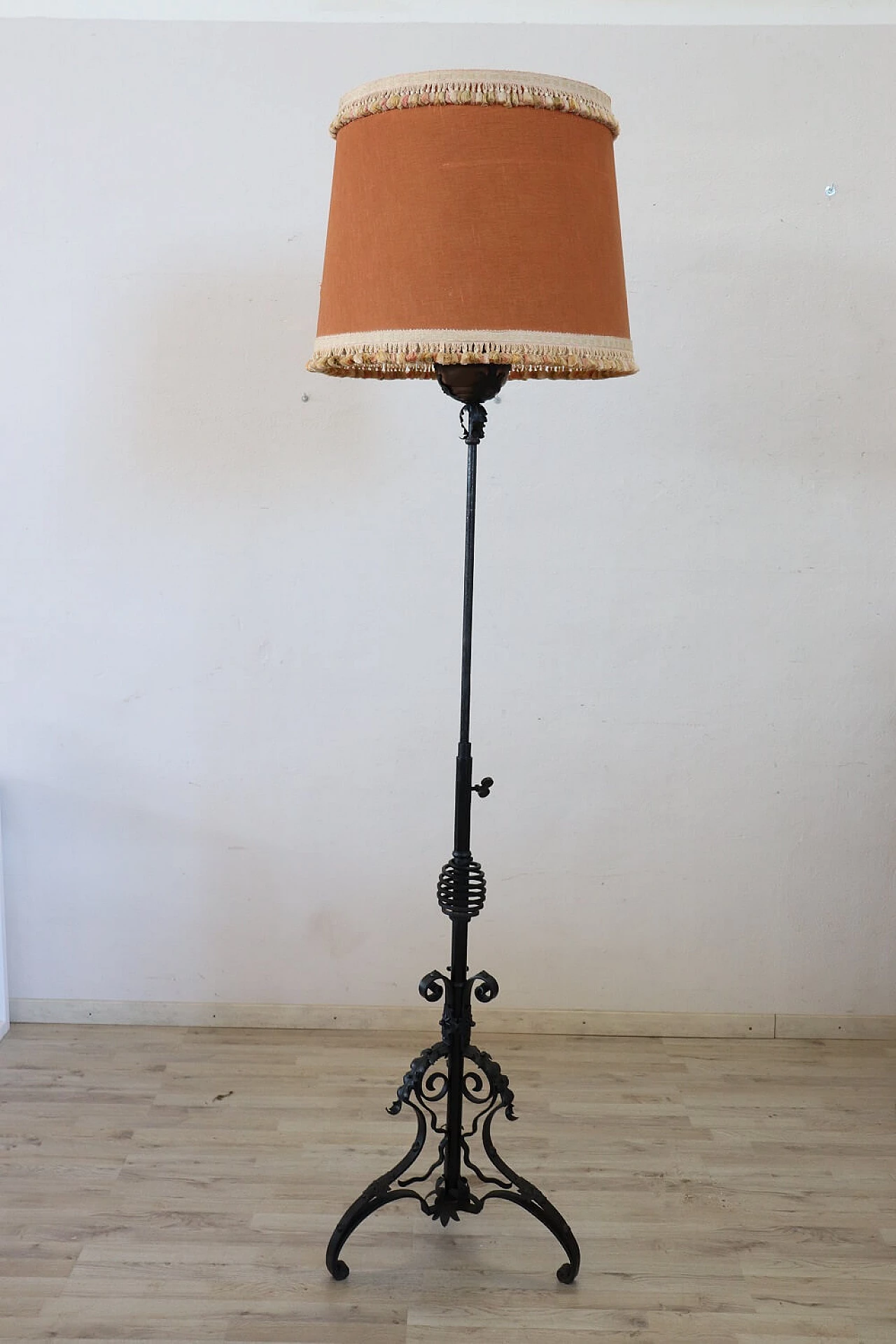 Art Nouveau wrought iron floor lamp, late 19th century 2