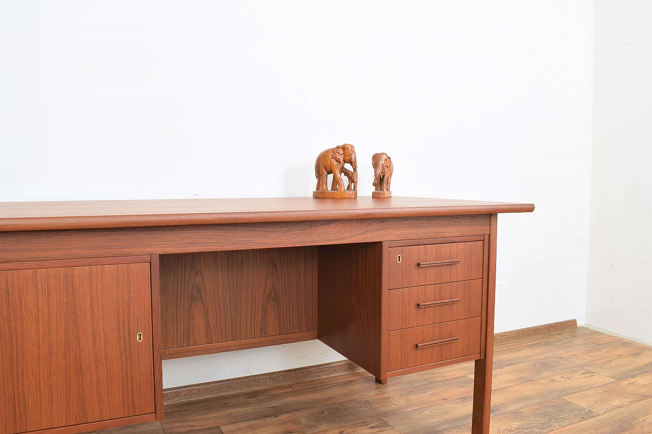 Scandinavian teak centre desk, 1960s 10