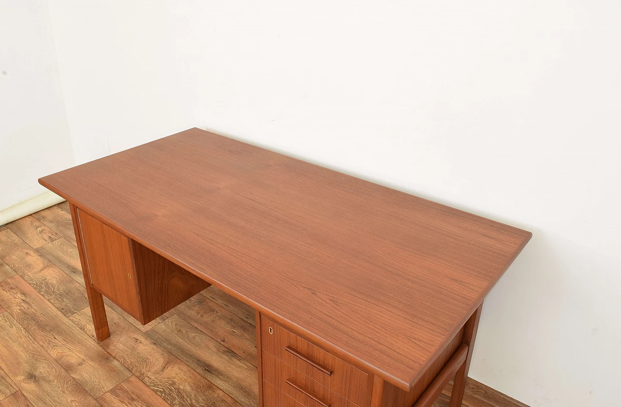 Scandinavian teak centre desk, 1960s 14