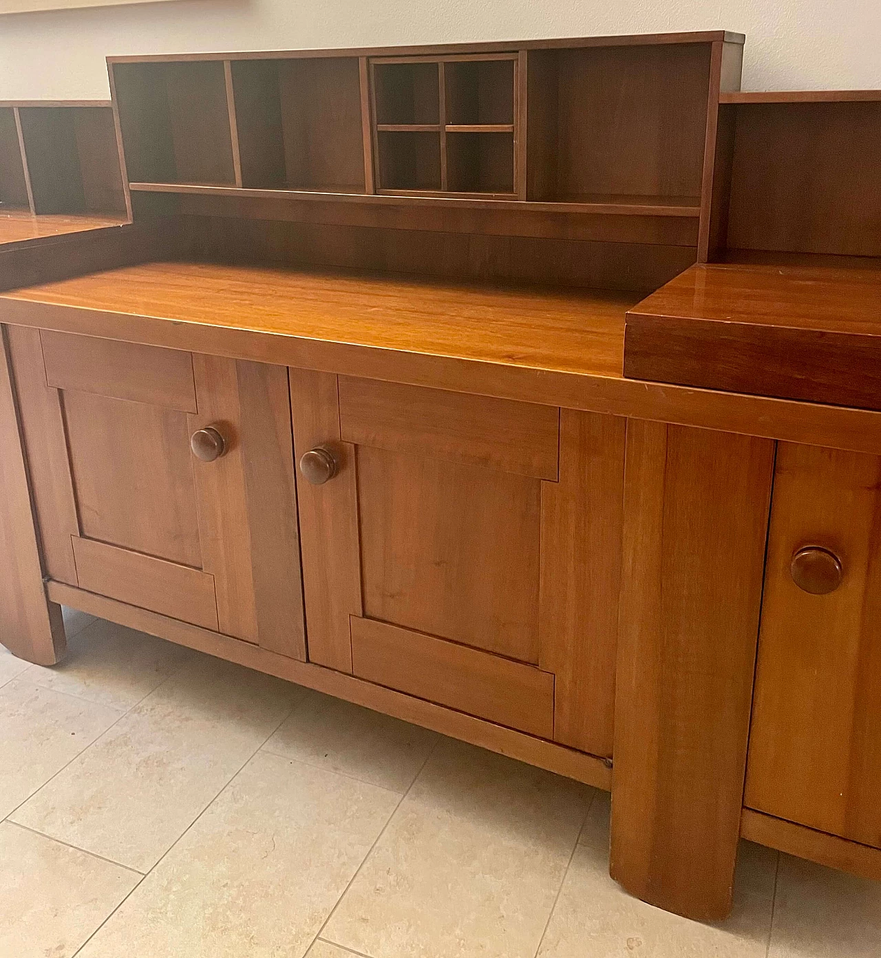 Credenza in piuma di noce impiallacciato di Silvio Coppola per Bernini, anni '70 7