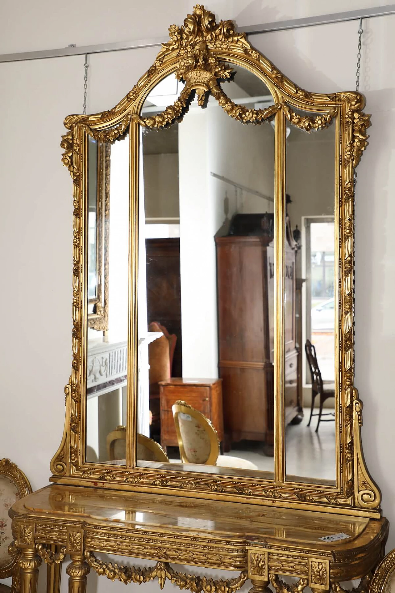 Gilded and carved wooden console table with mirror, 1920s 2