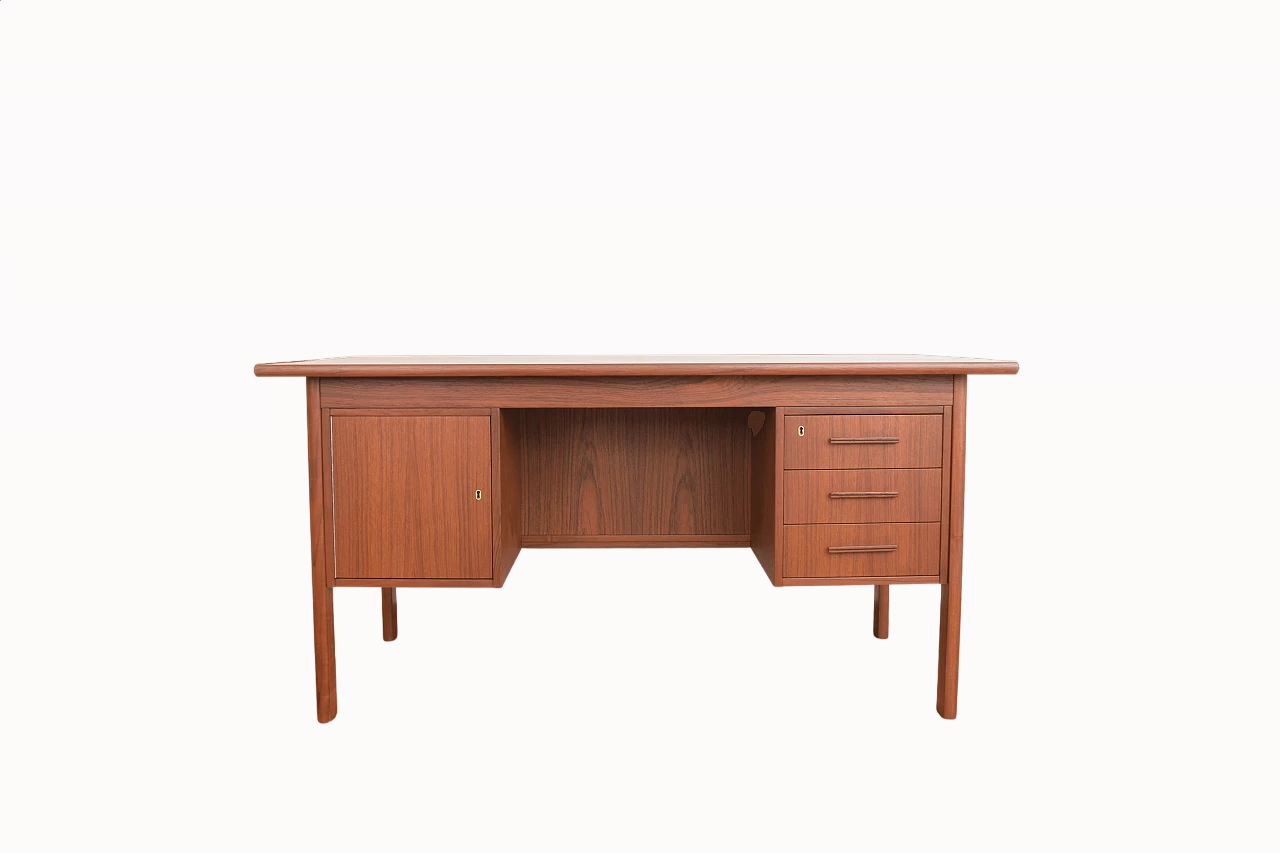 Scandinavian teak centre desk, 1960s 16