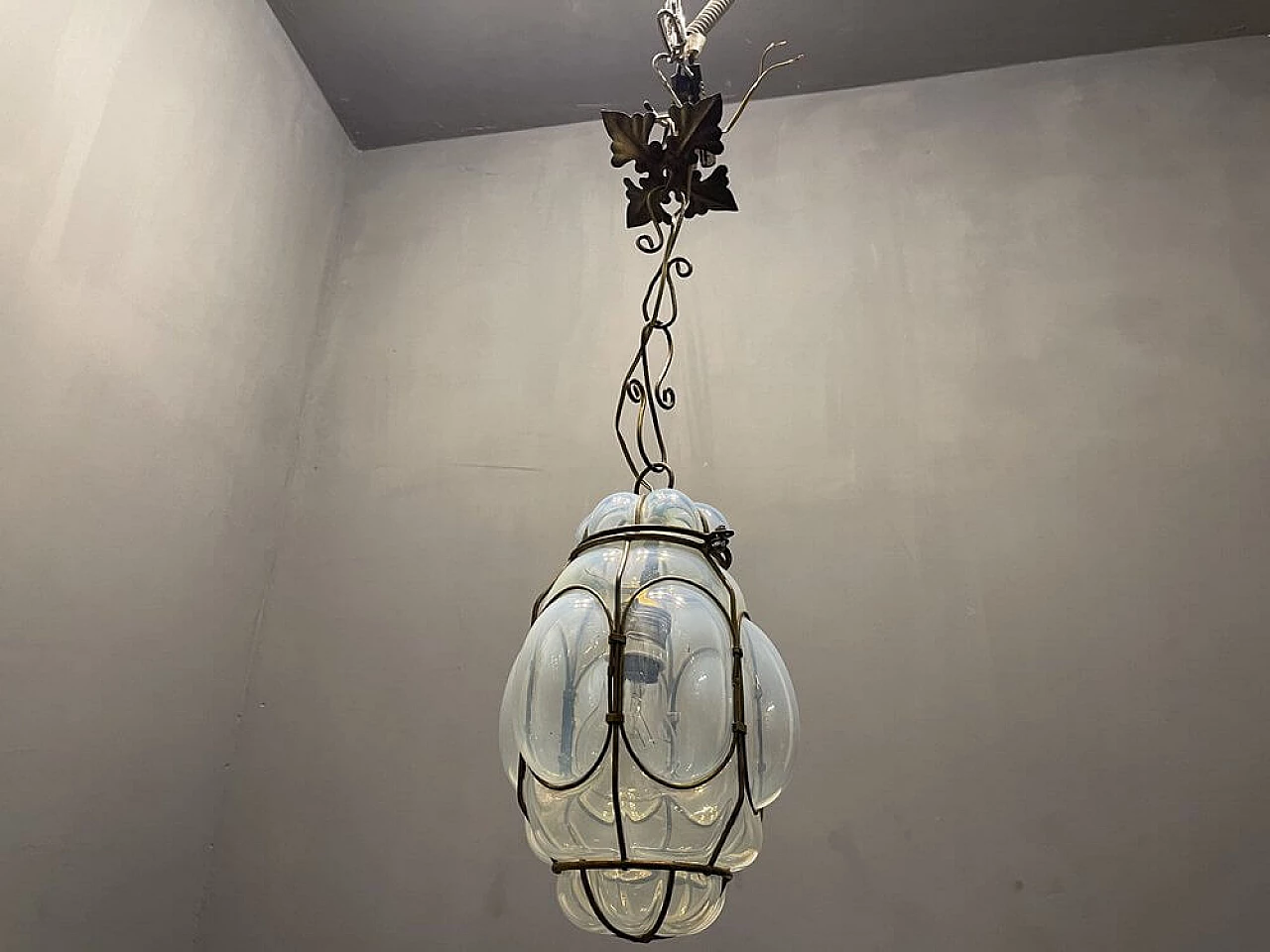 Wrought iron and blown Murano glass chandelier, 1950s 5