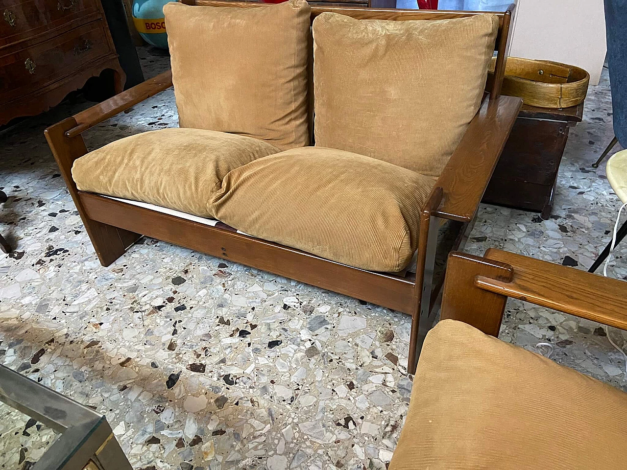 Pair of sofas in walnut attributed to Carlo Scarpa, 1960s 8