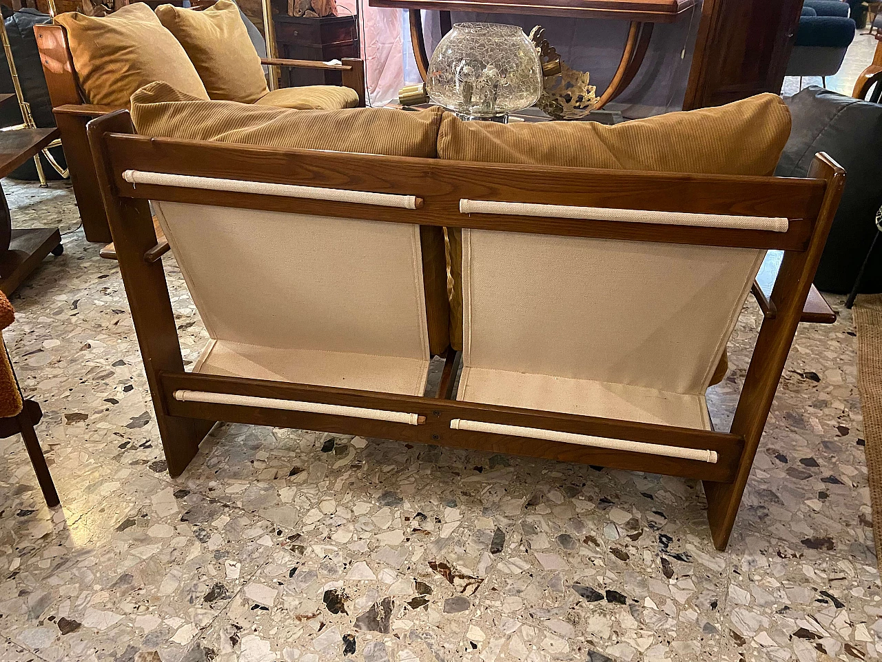 Pair of sofas in walnut attributed to Carlo Scarpa, 1960s 15