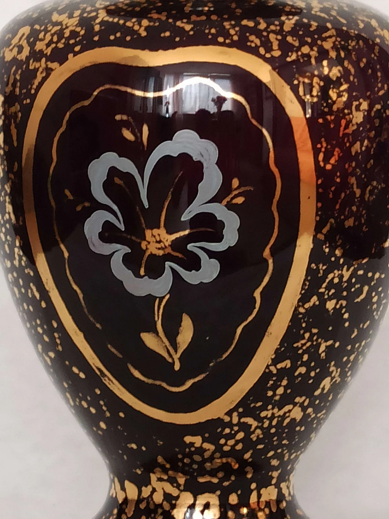 Murano glass vase with pure gold decoration, 1950s 2